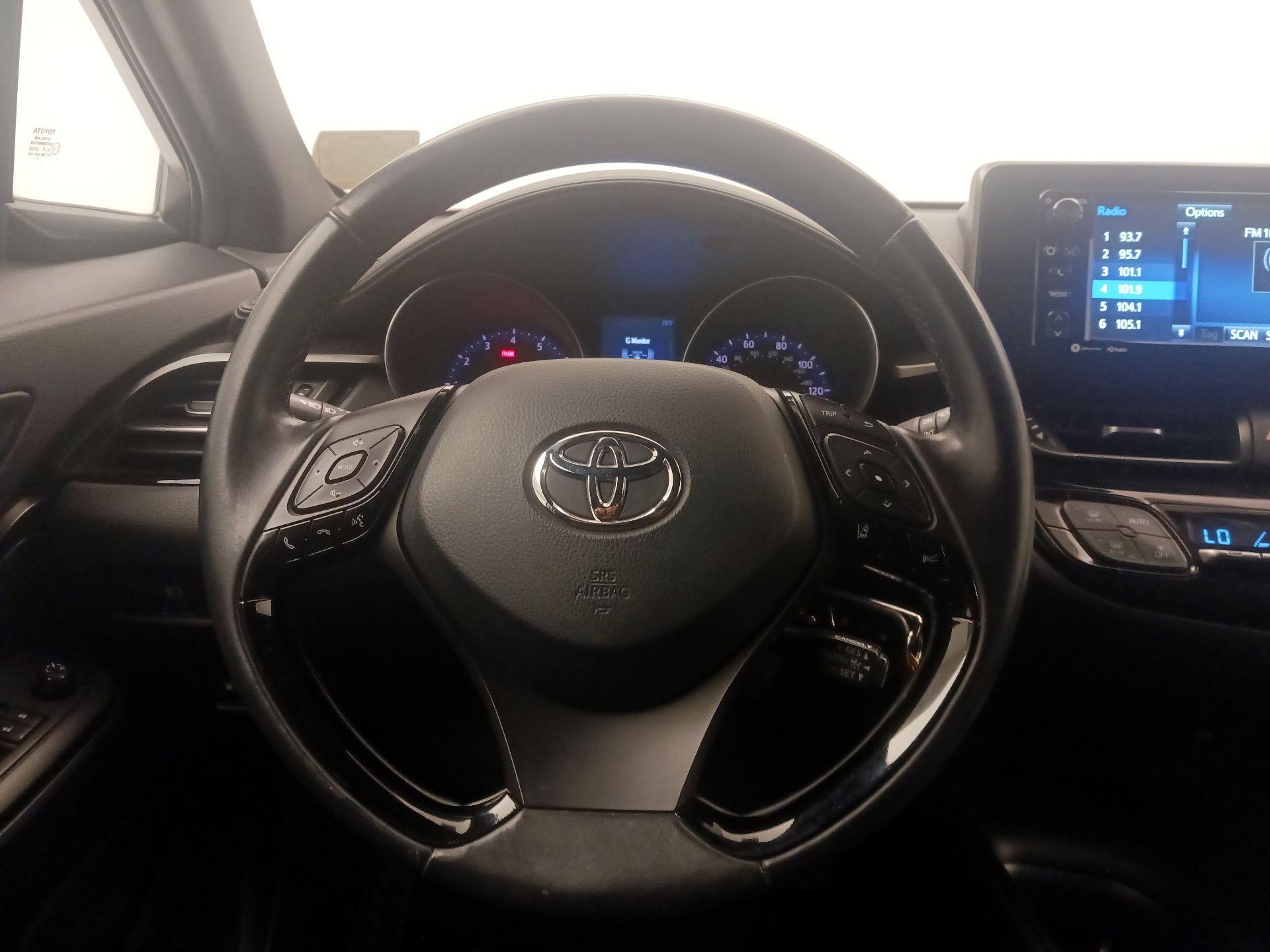 Thumbnail: 2018 Toyota C-HR - 10