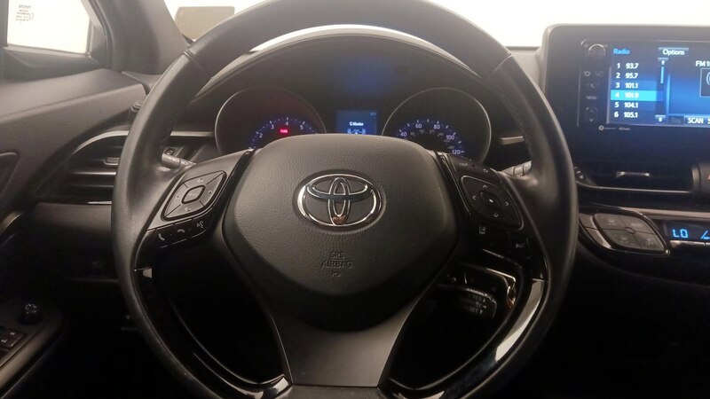 2018 Toyota C-HR XLE 10