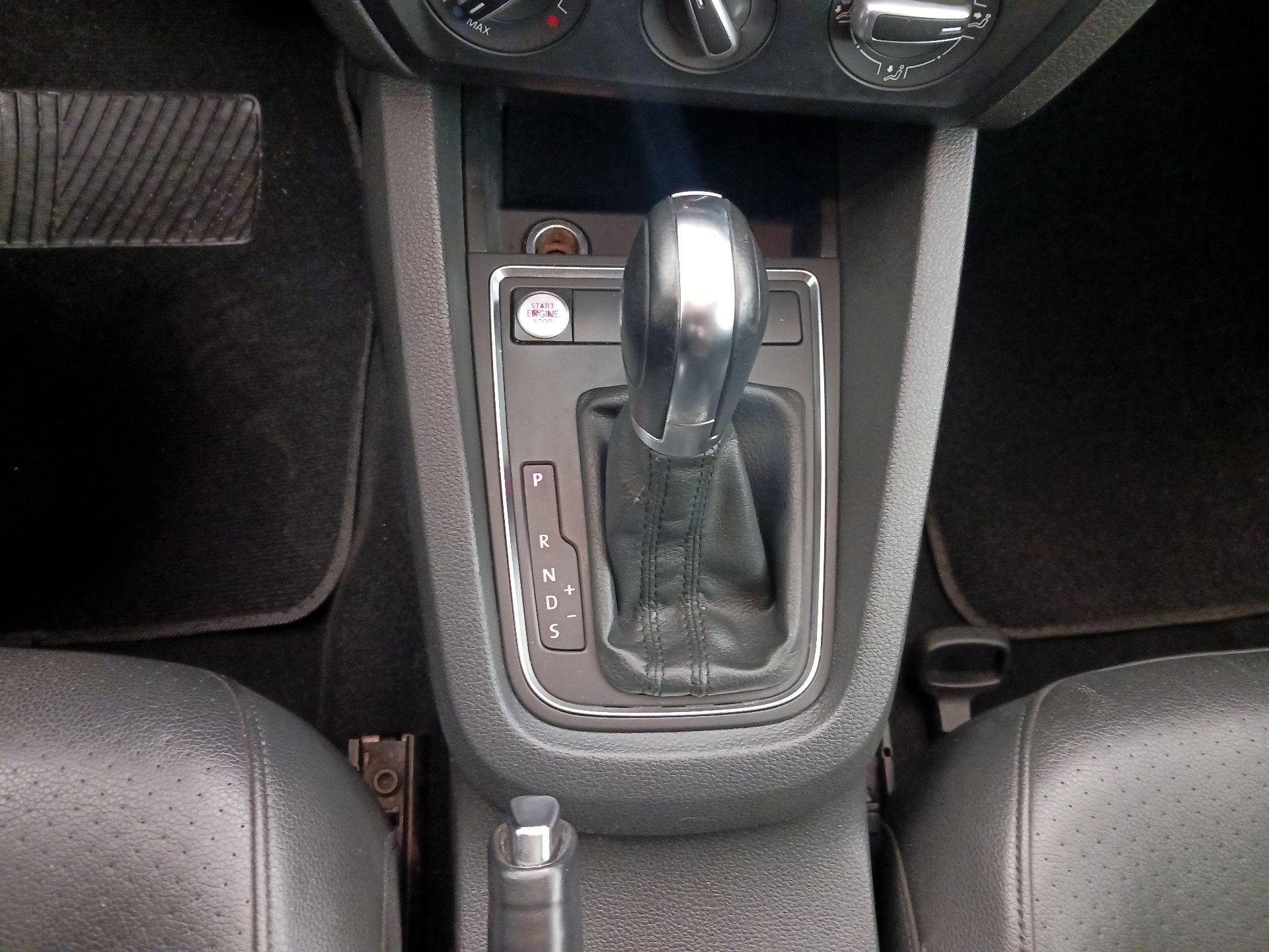 Thumbnail: 2015 Volkswagen Jetta - 17