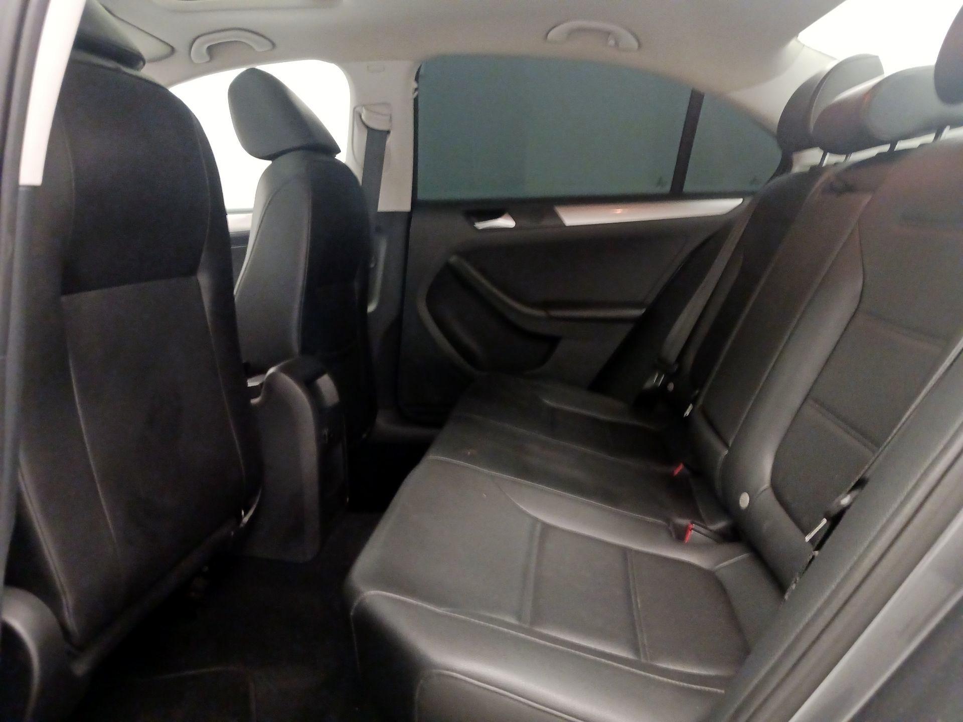Thumbnail: 2015 Volkswagen Jetta - 20