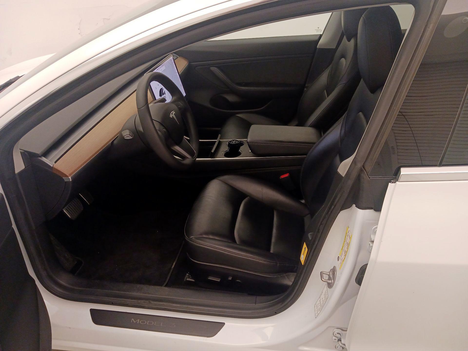 Thumbnail: 2019 Tesla Model 3 - 11