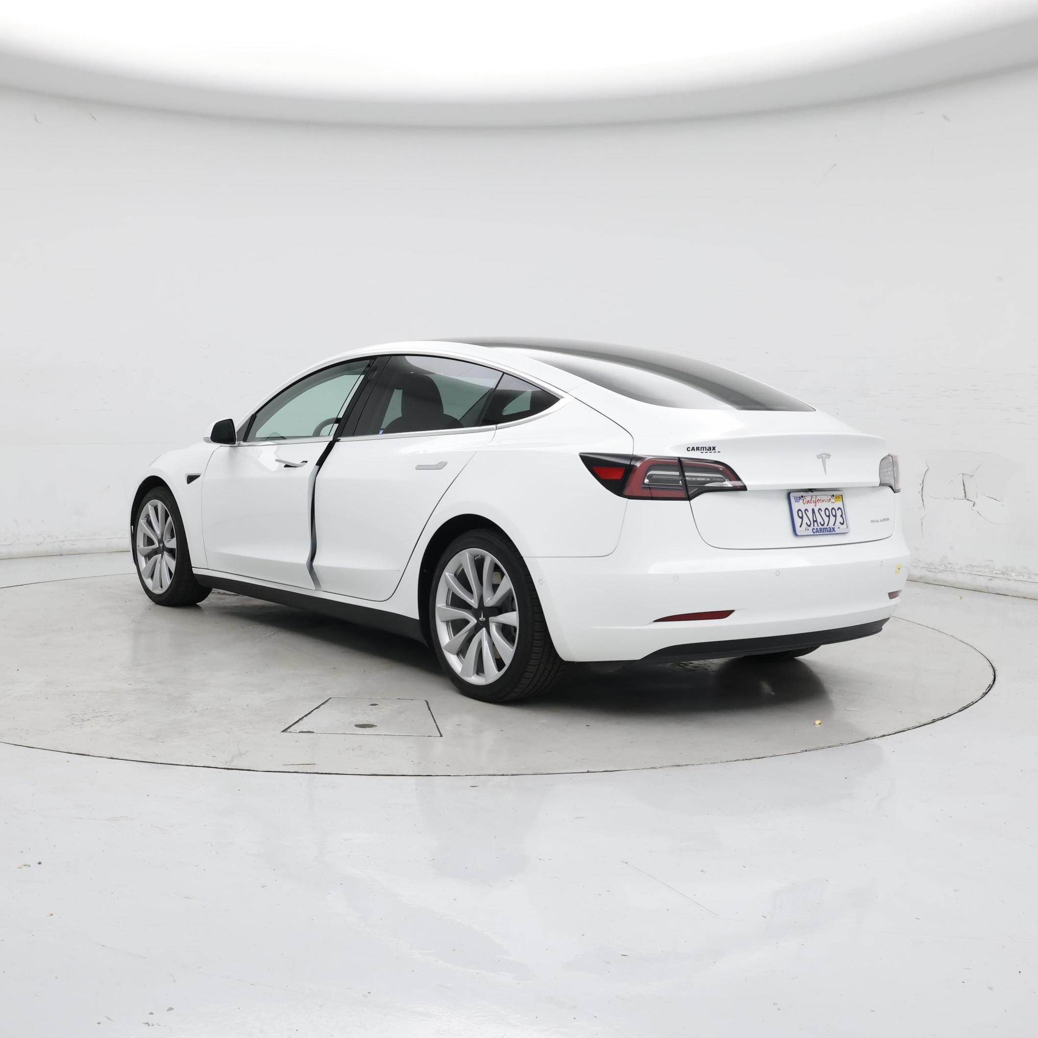 Thumbnail: 2019 Tesla Model 3 - 2