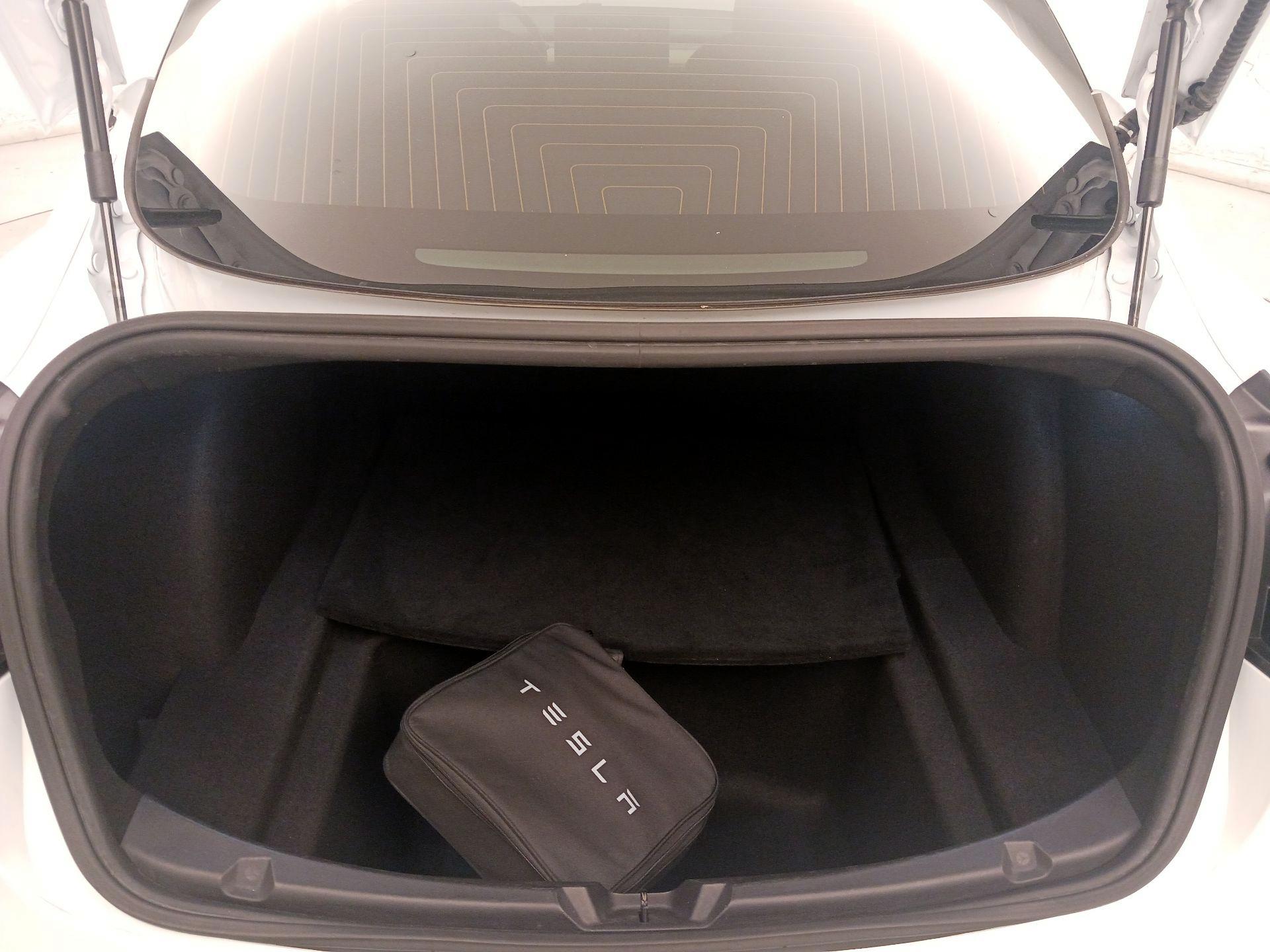 Thumbnail: 2019 Tesla Model 3 - 20
