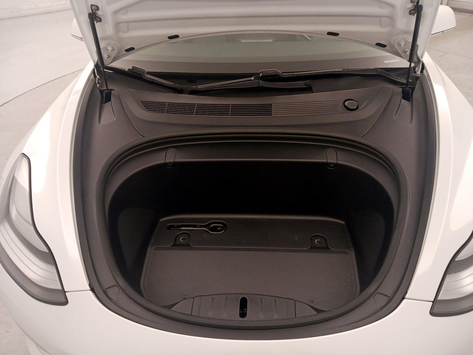 Thumbnail: 2019 Tesla Model 3 - 21
