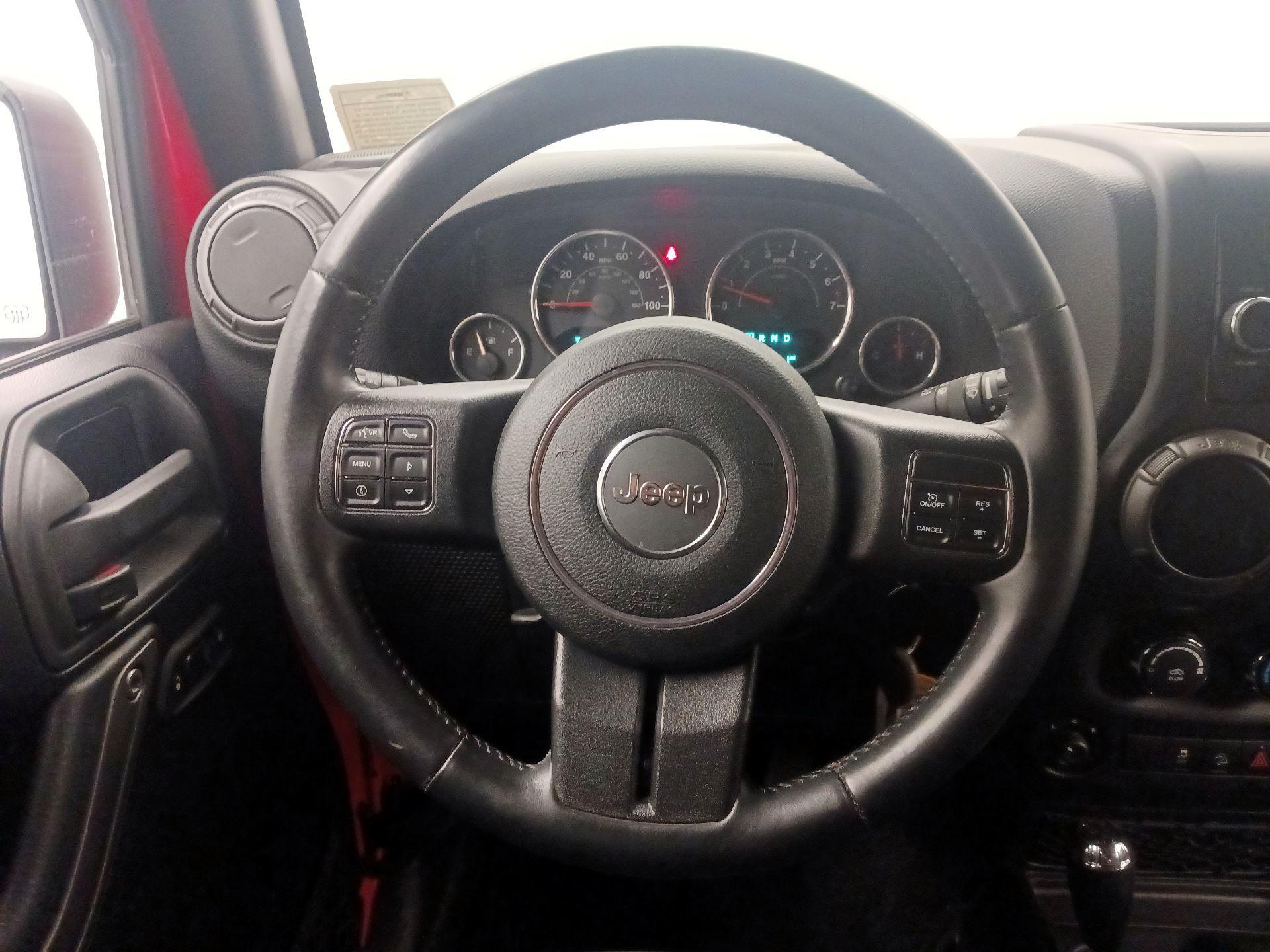 Thumbnail: 2015 Jeep Wrangler - 10