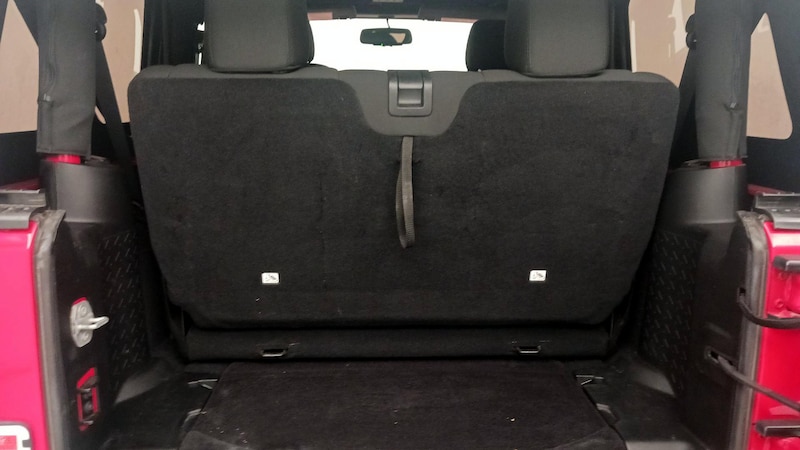 2015 Jeep Wrangler Sport 17