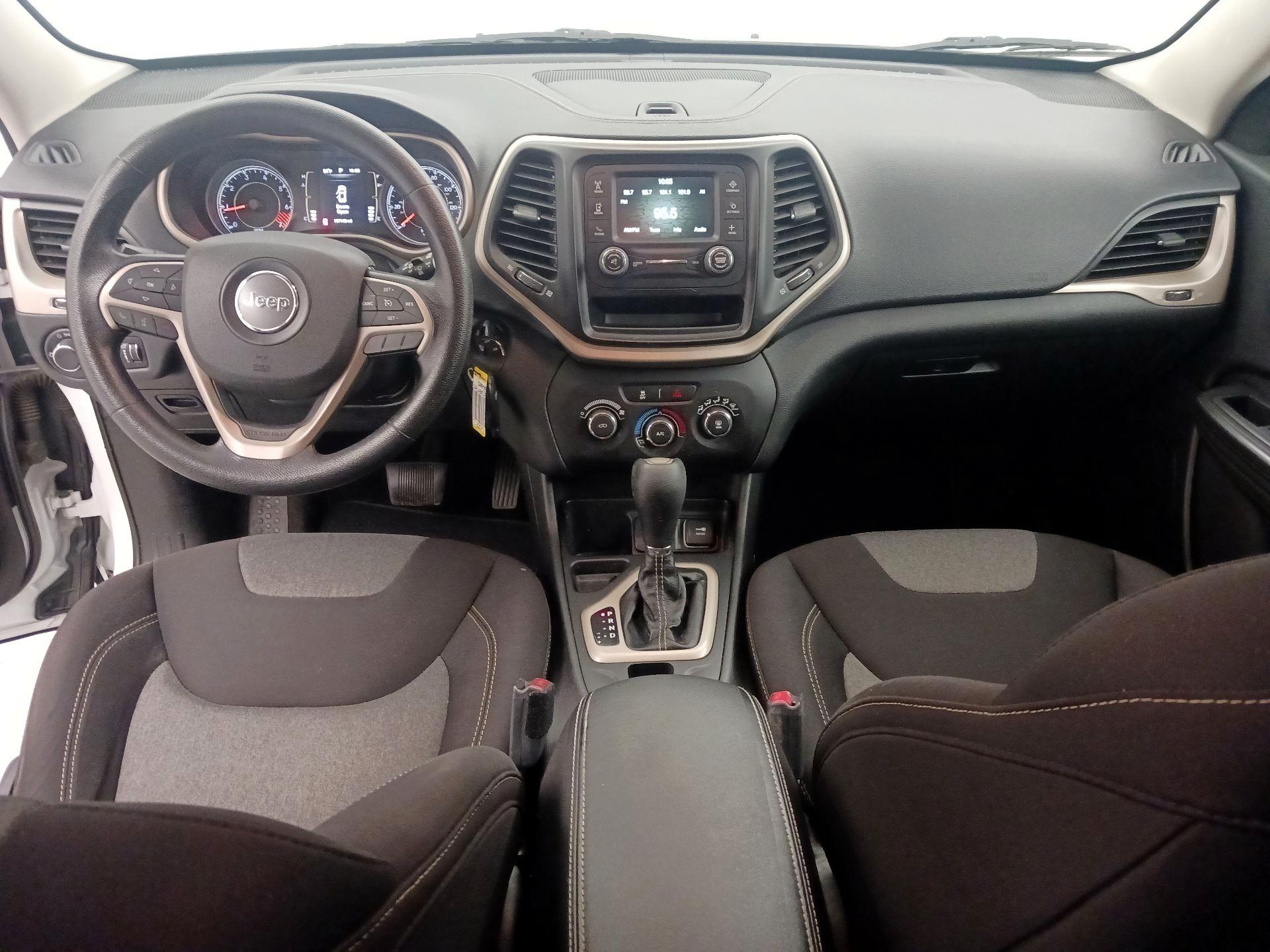 Thumbnail: 2015 Jeep Cherokee - 9