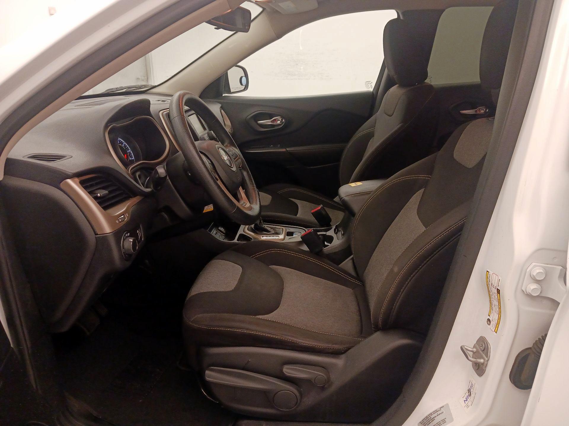 Thumbnail: 2015 Jeep Cherokee - 11