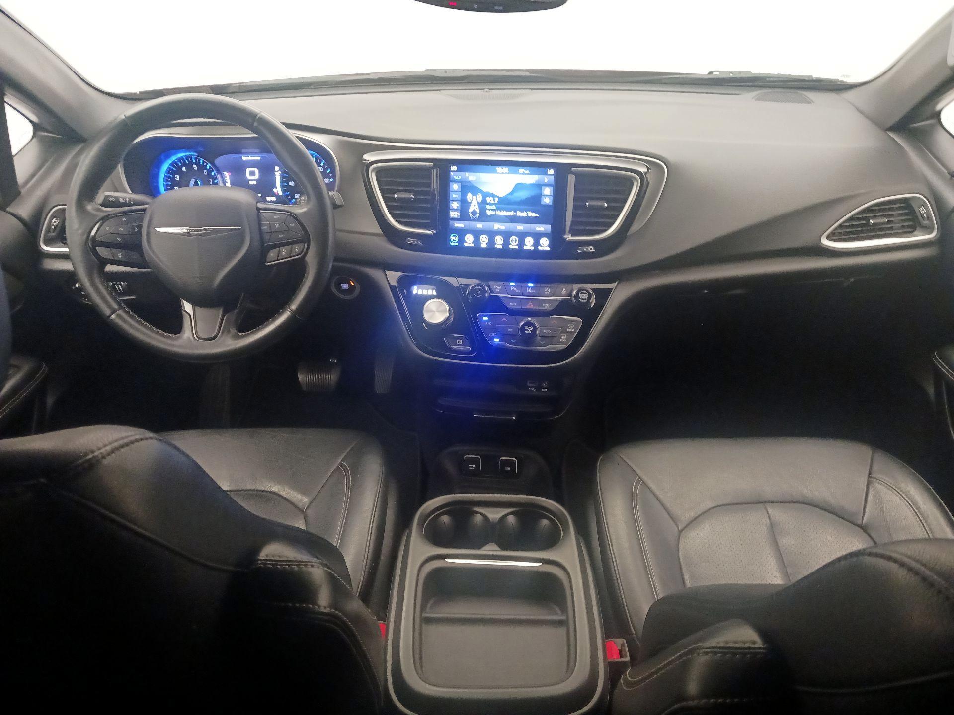 Thumbnail: 2020 Chrysler Pacifica - 9