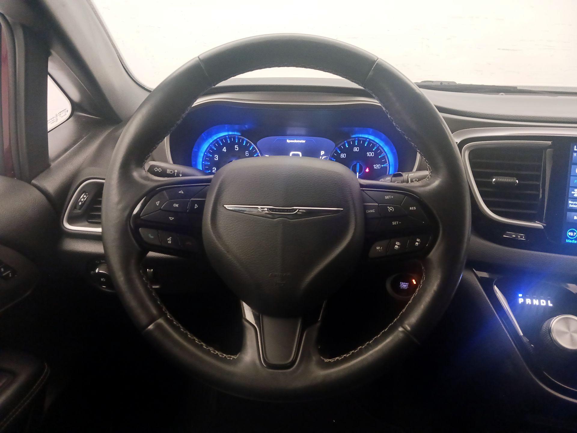 Thumbnail: 2020 Chrysler Pacifica - 10