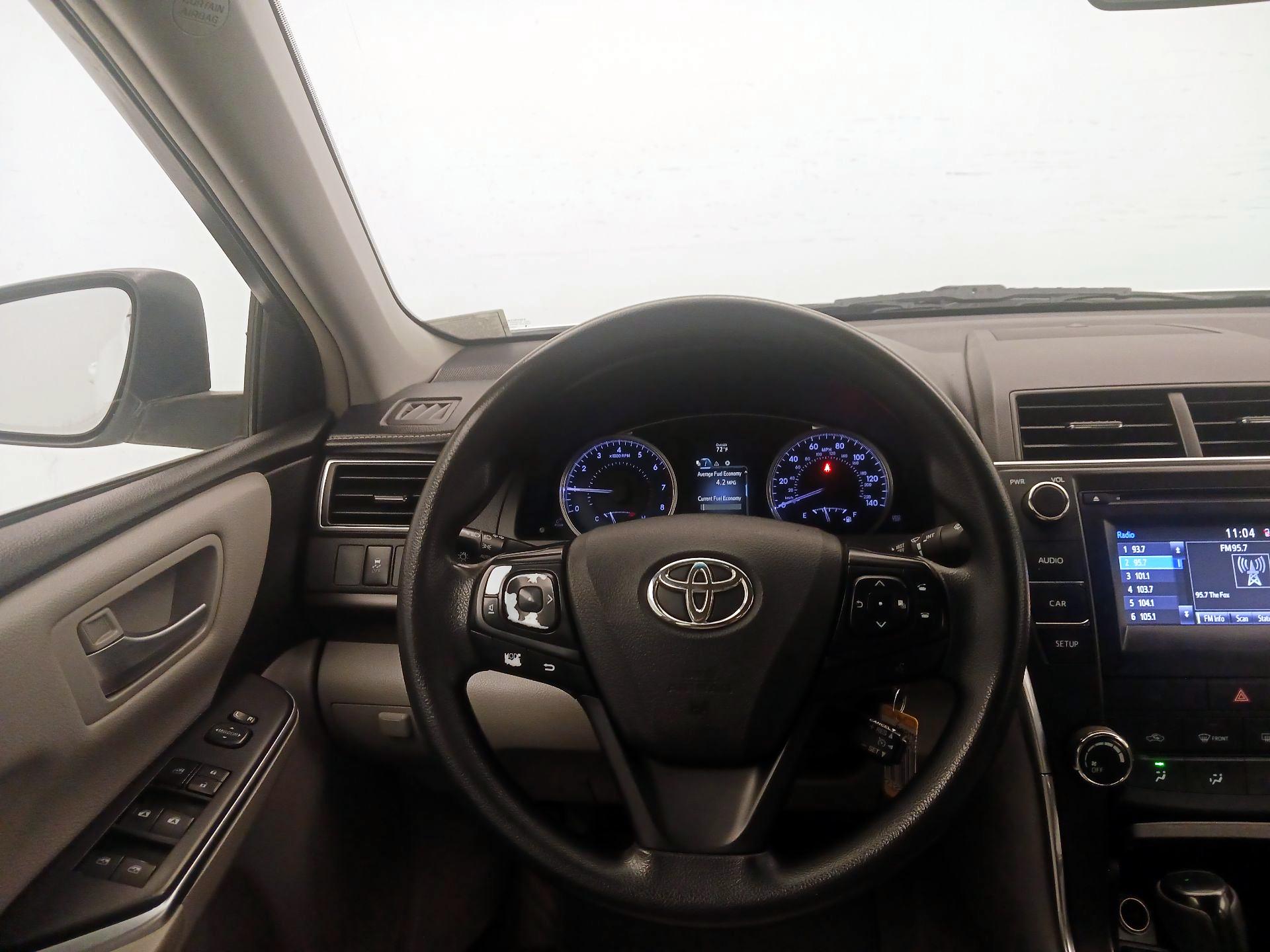 Thumbnail: 2017 Toyota Camry - 10