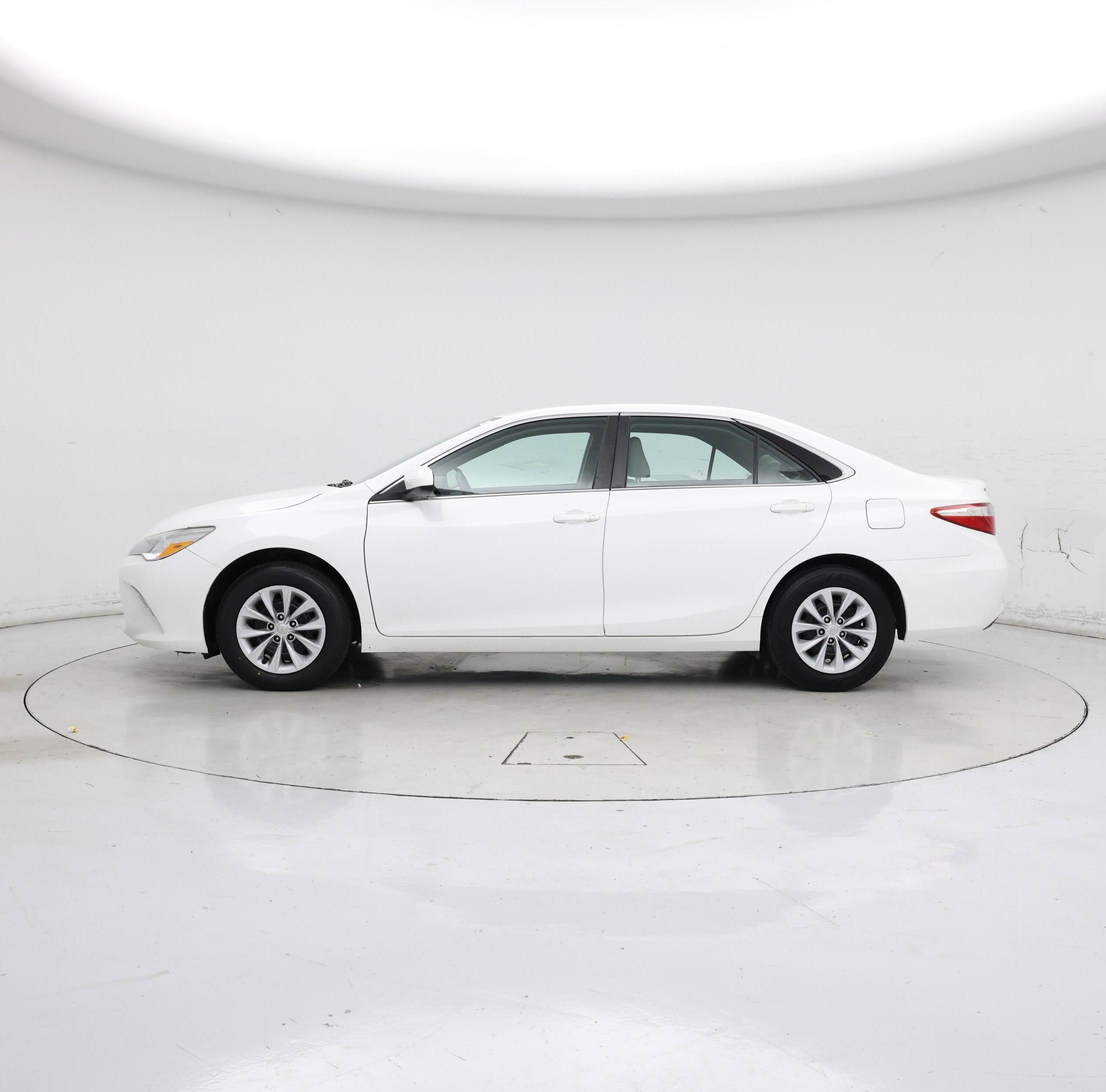 Thumbnail: 2017 Toyota Camry - 3