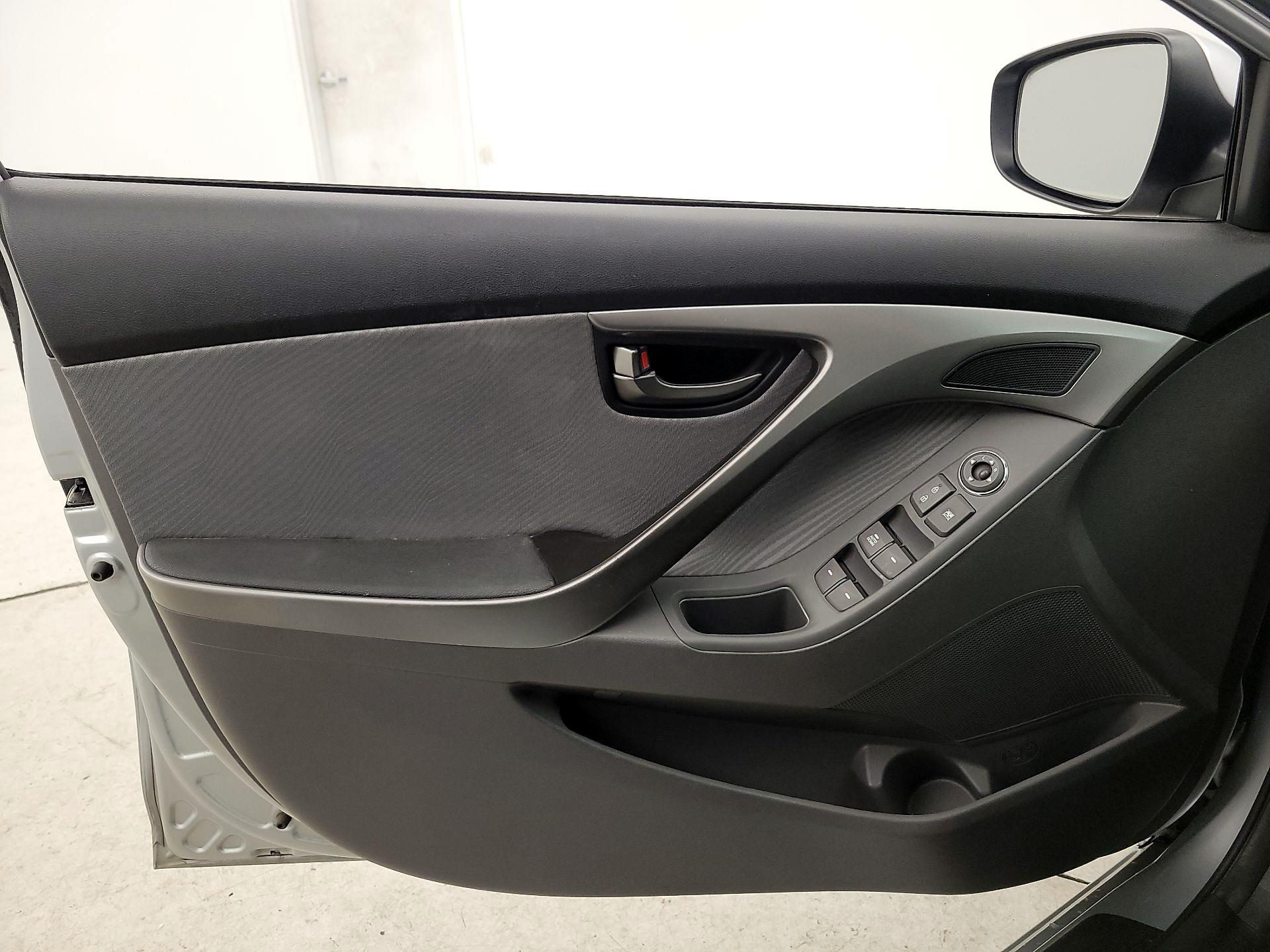 Thumbnail: 2013 Hyundai Elantra - 12