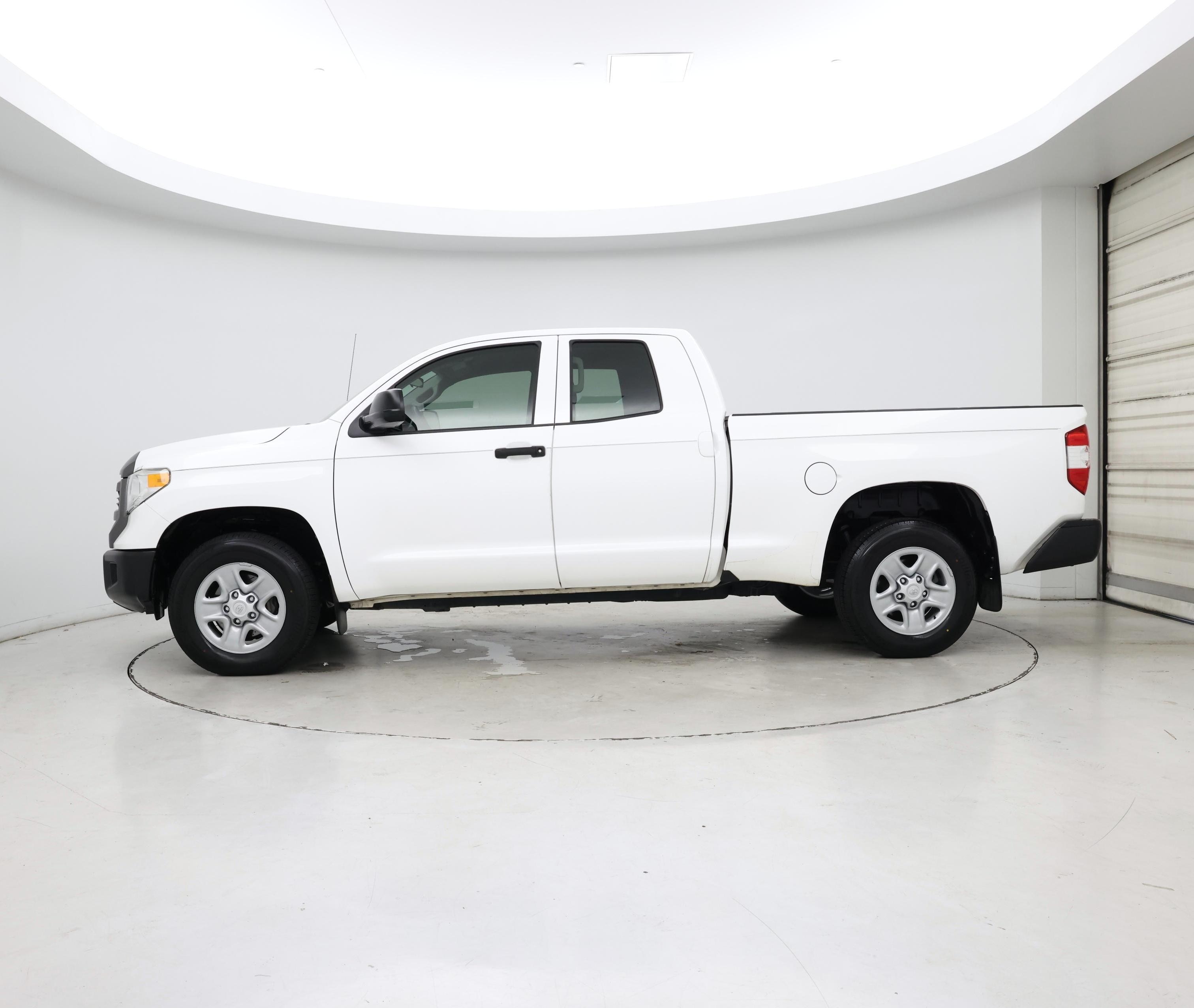 Thumbnail: 2017 Toyota Tundra - 3