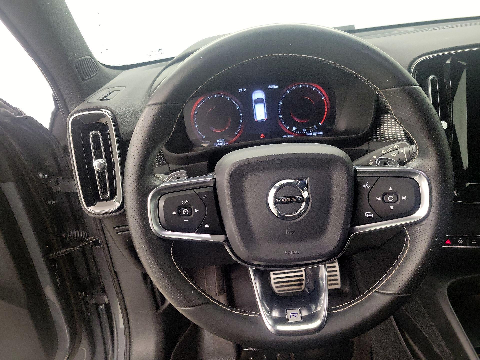 Thumbnail: 2019 Volvo XC40 - 10