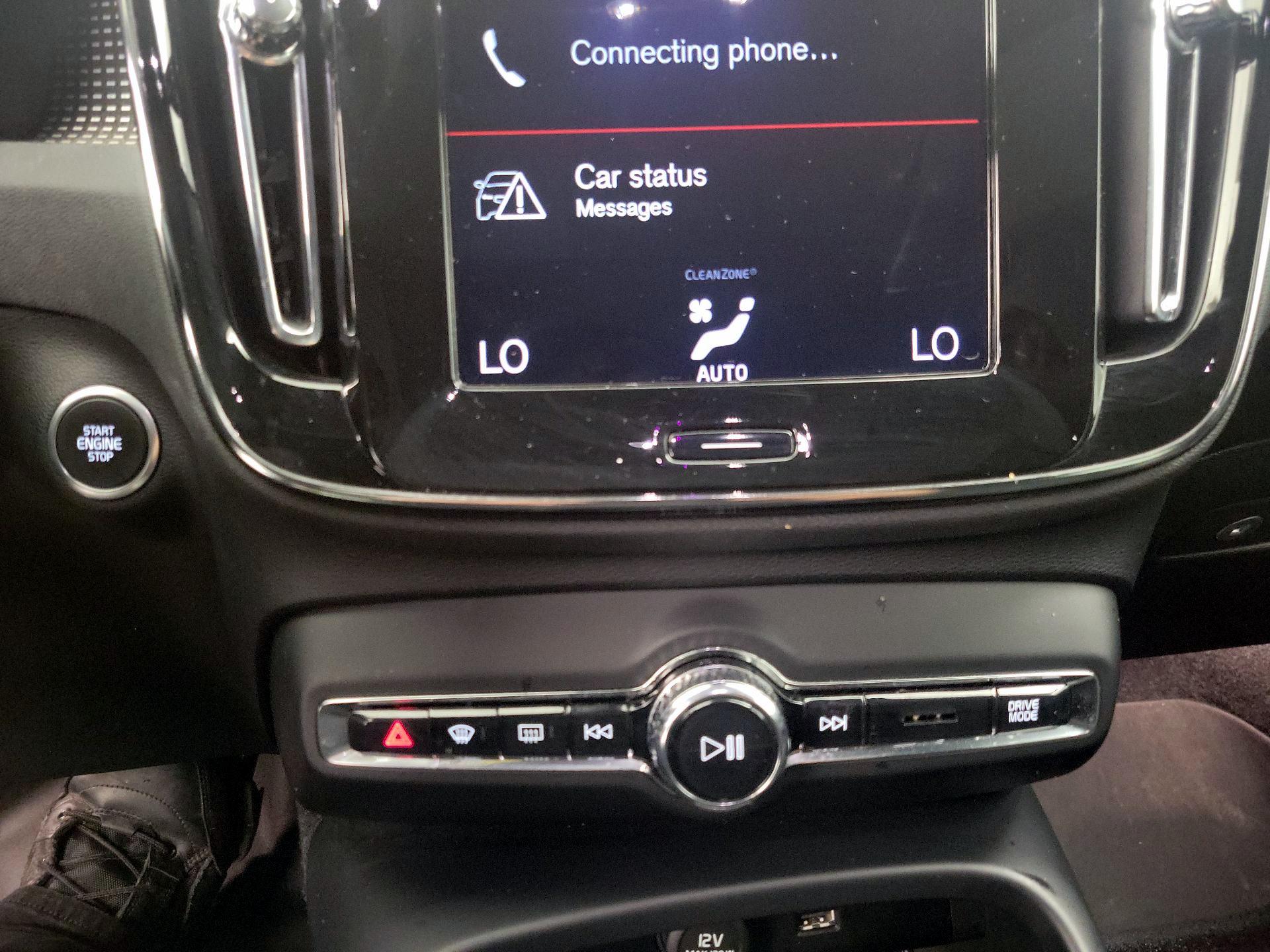 Thumbnail: 2019 Volvo XC40 - 16