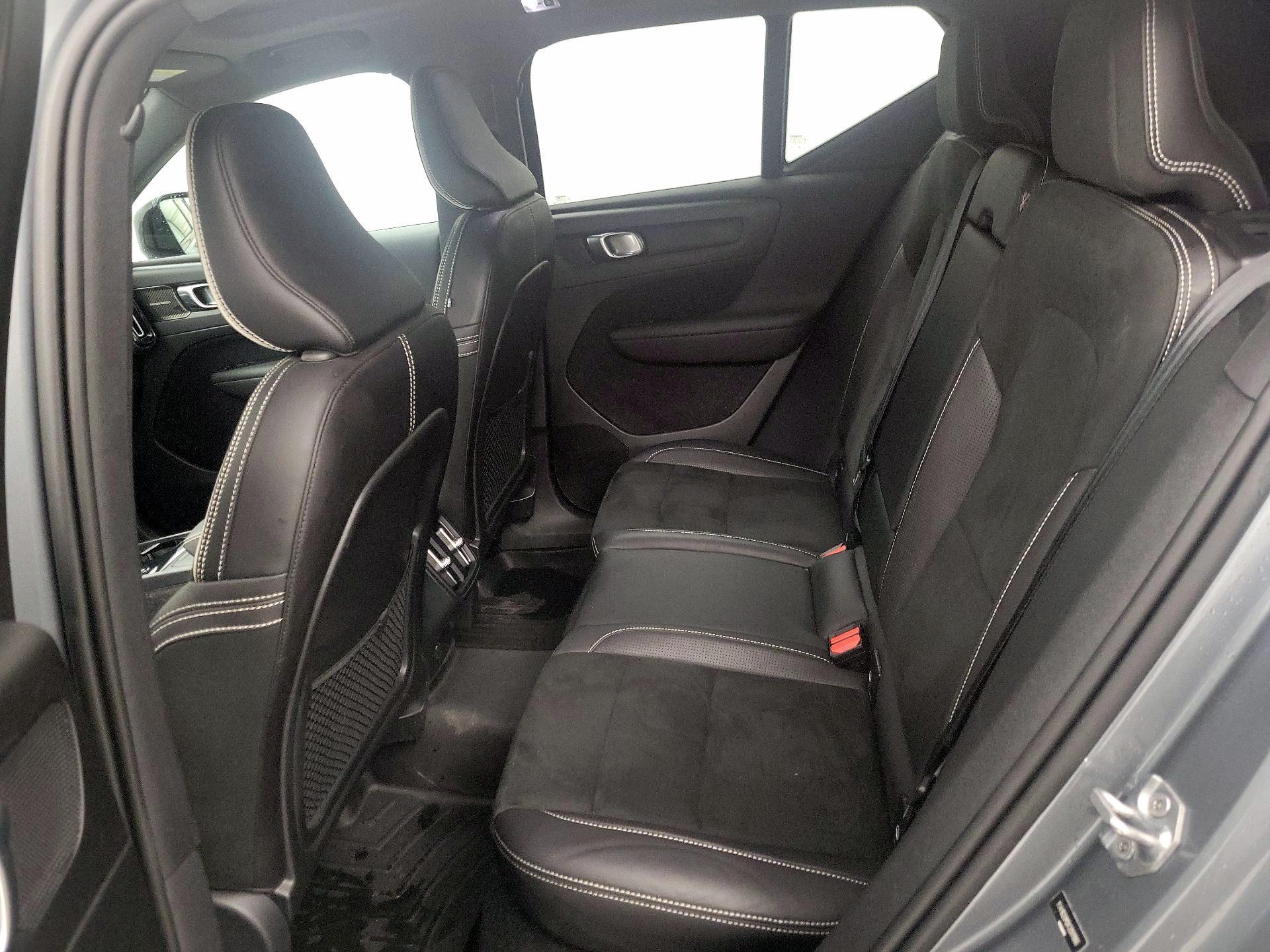 Thumbnail: 2019 Volvo XC40 - 19