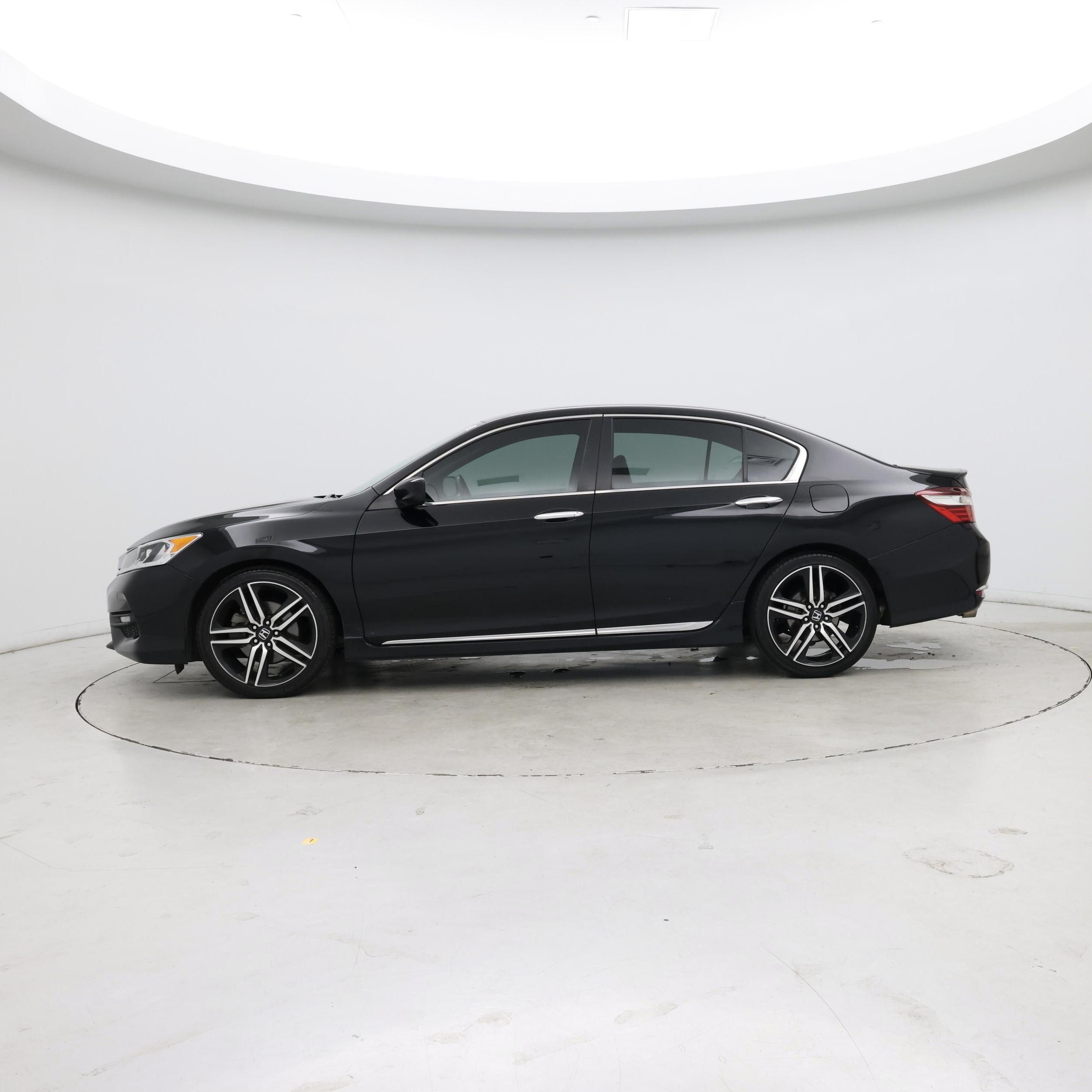 Thumbnail: 2017 Honda Accord - 3