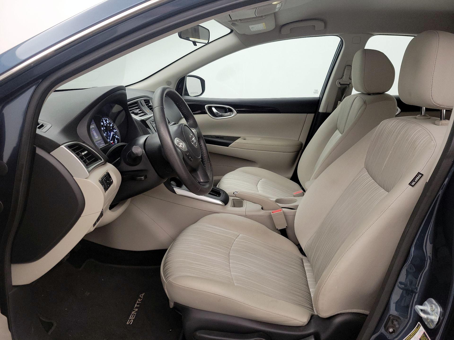 Thumbnail: 2016 Nissan Sentra - 11