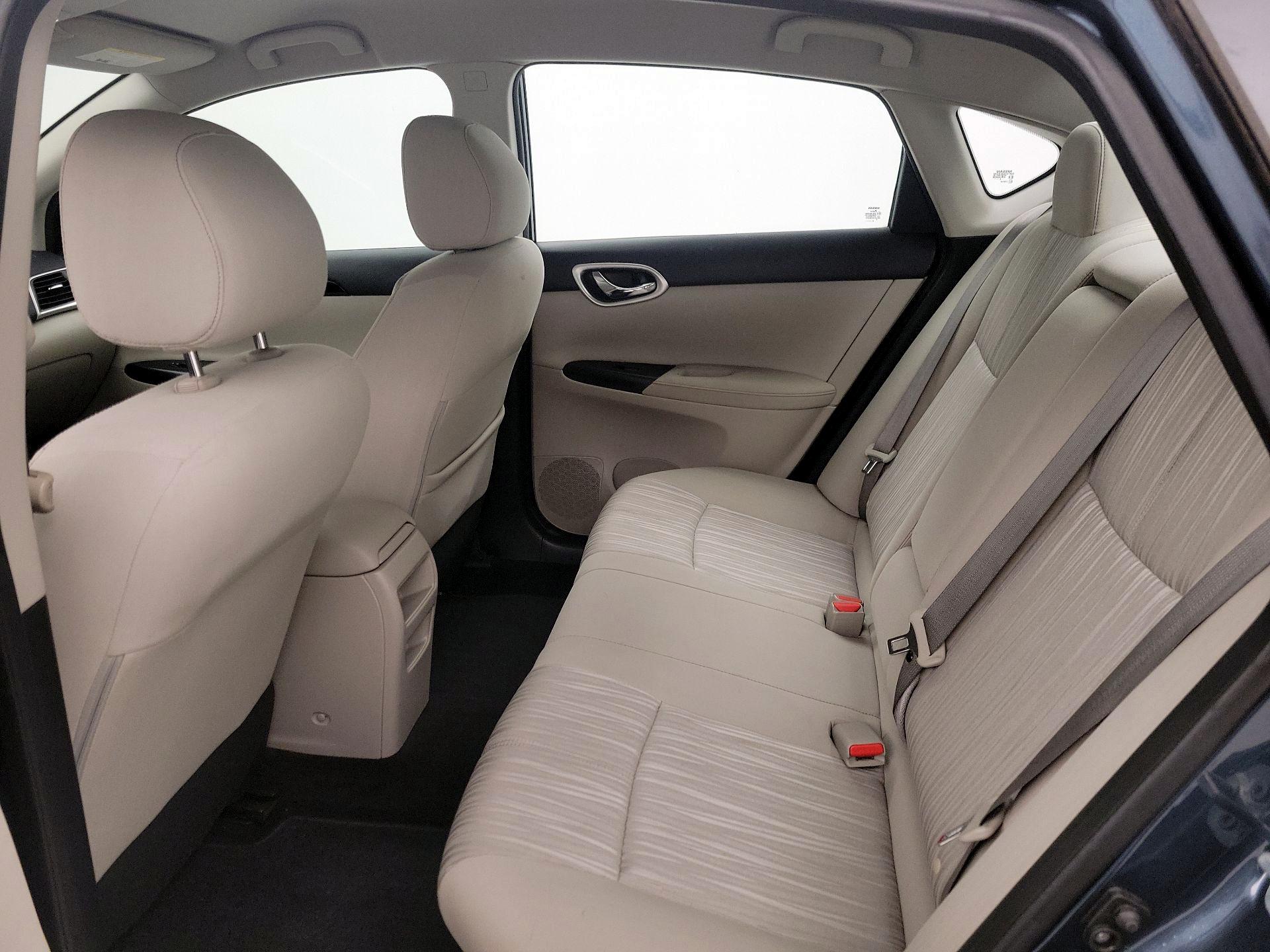 Thumbnail: 2016 Nissan Sentra - 19