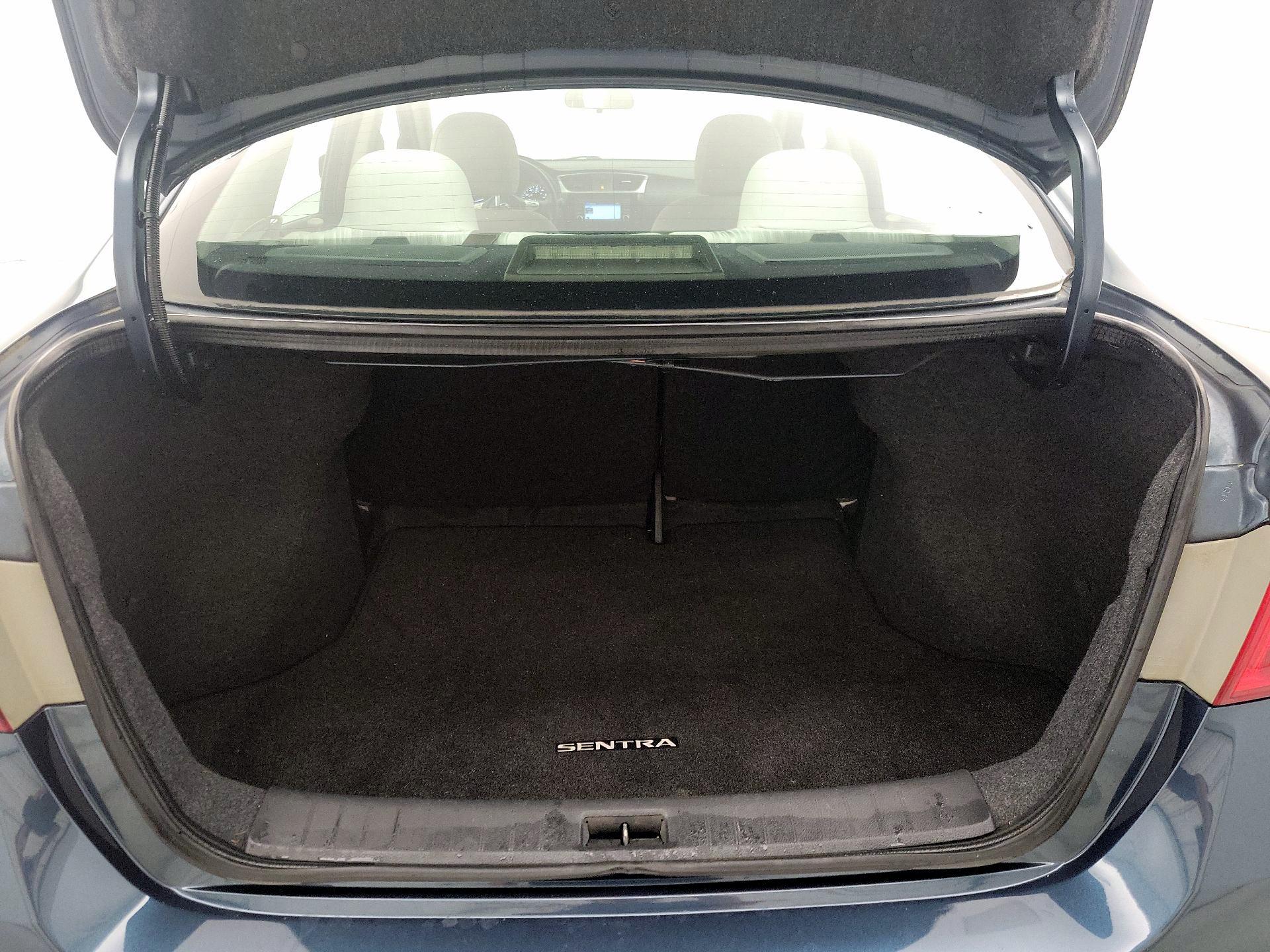 Thumbnail: 2016 Nissan Sentra - 20