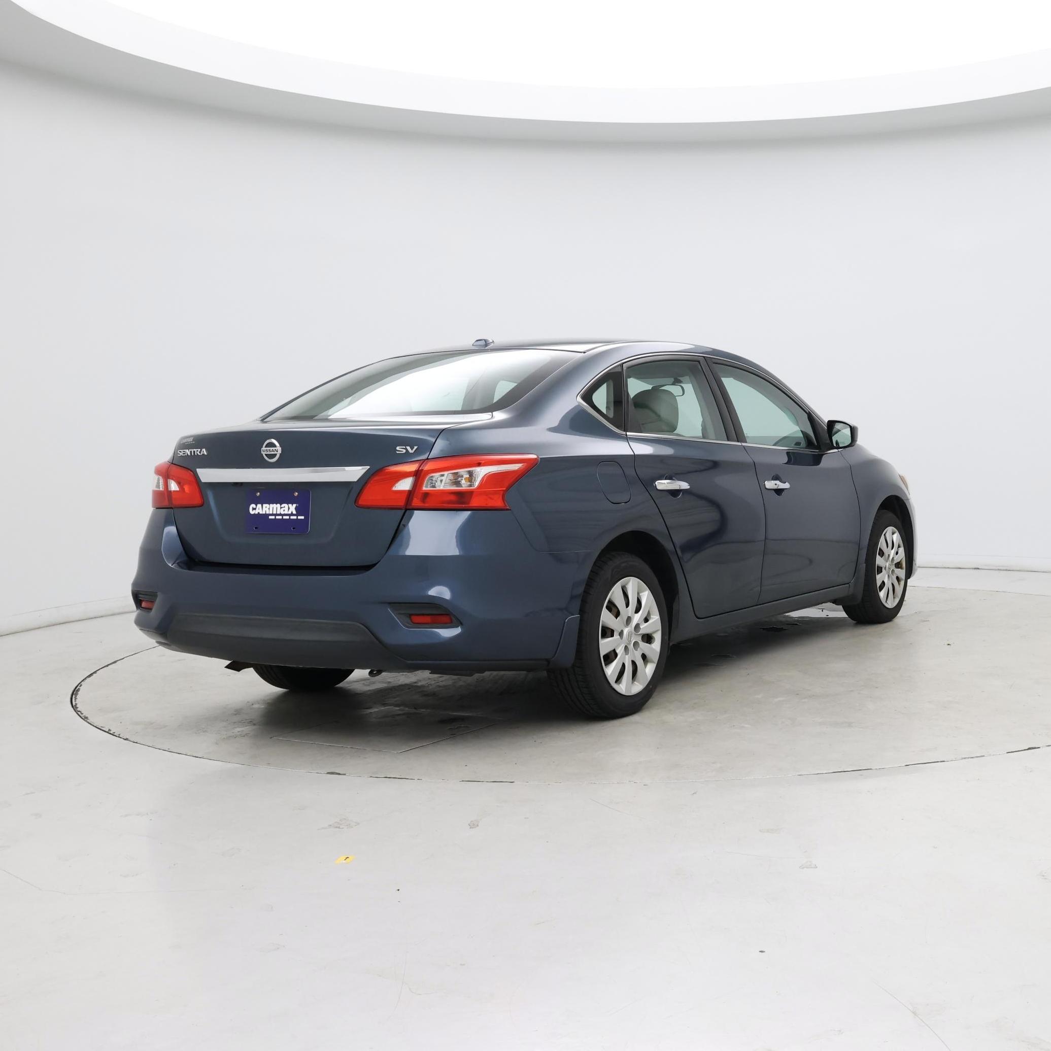 Thumbnail: 2016 Nissan Sentra - 8