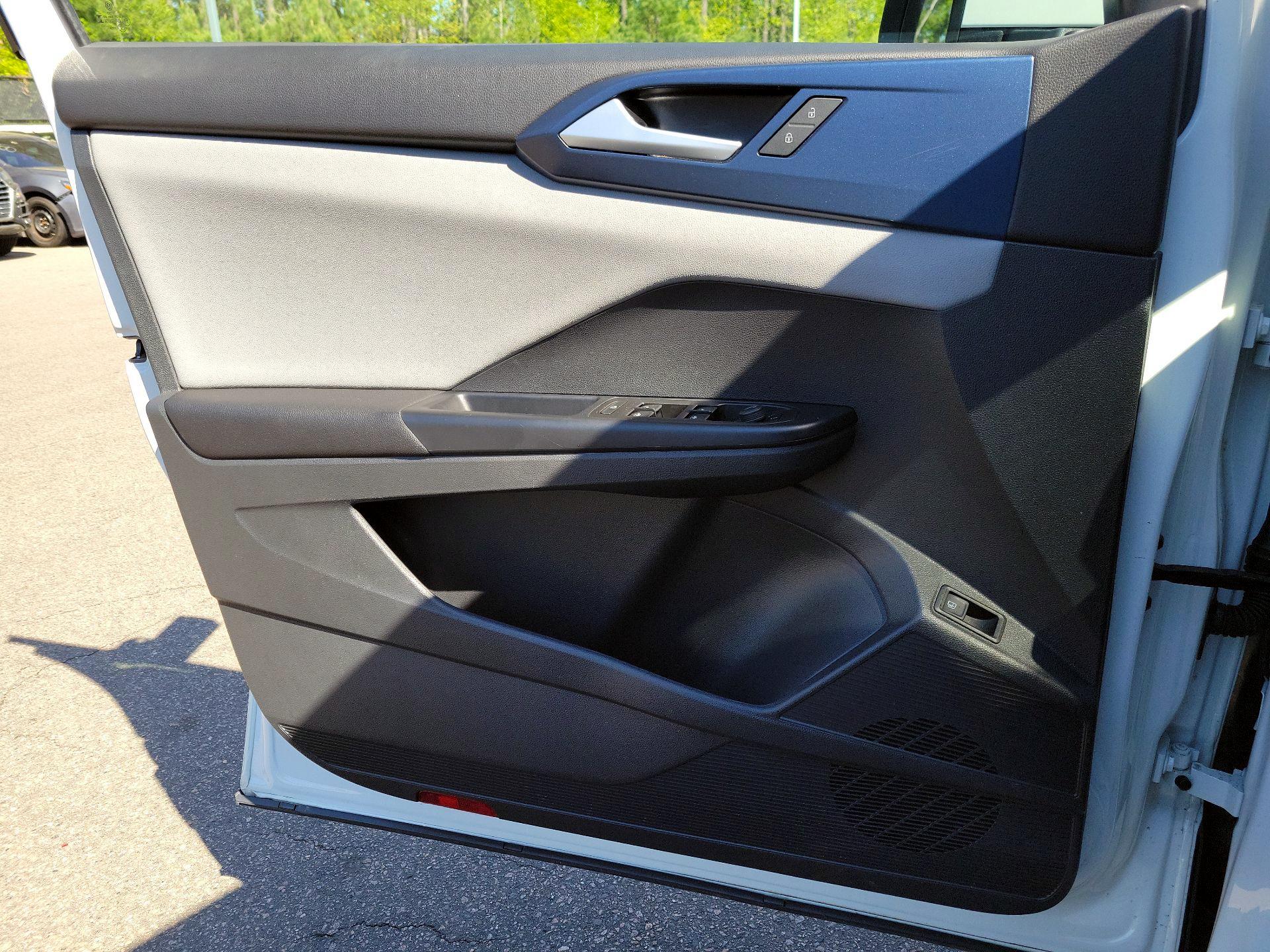 Thumbnail: 2023 Volkswagen Taos - 12