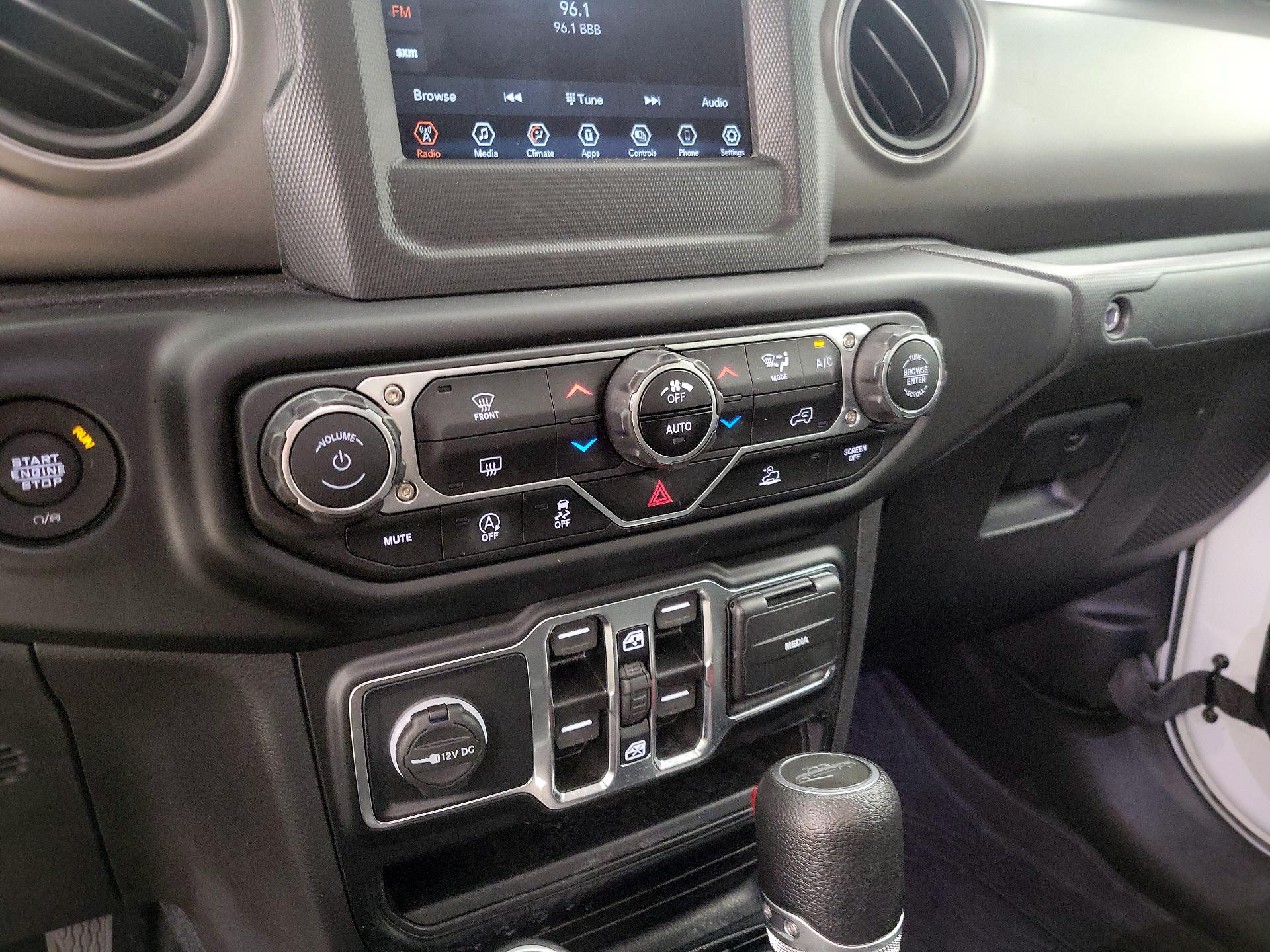 Thumbnail: 2022 Jeep Gladiator - 16