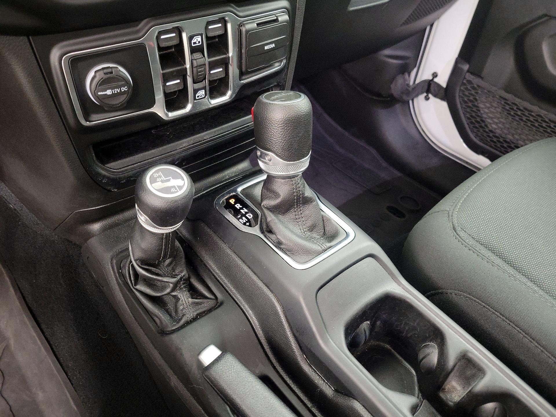 Thumbnail: 2022 Jeep Gladiator - 17