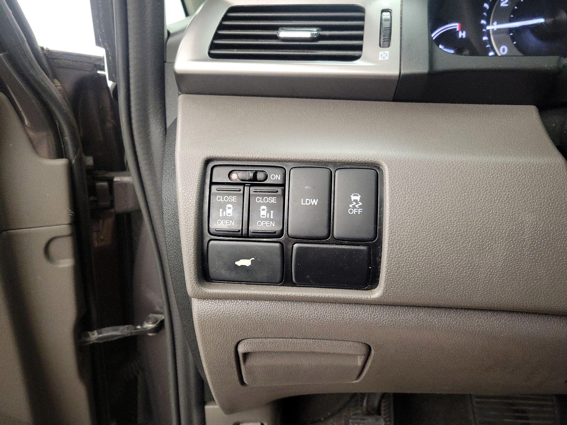 Thumbnail: 2016 Honda Odyssey - 13