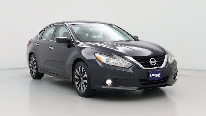 2017 Nissan Altima SV Hero Image
