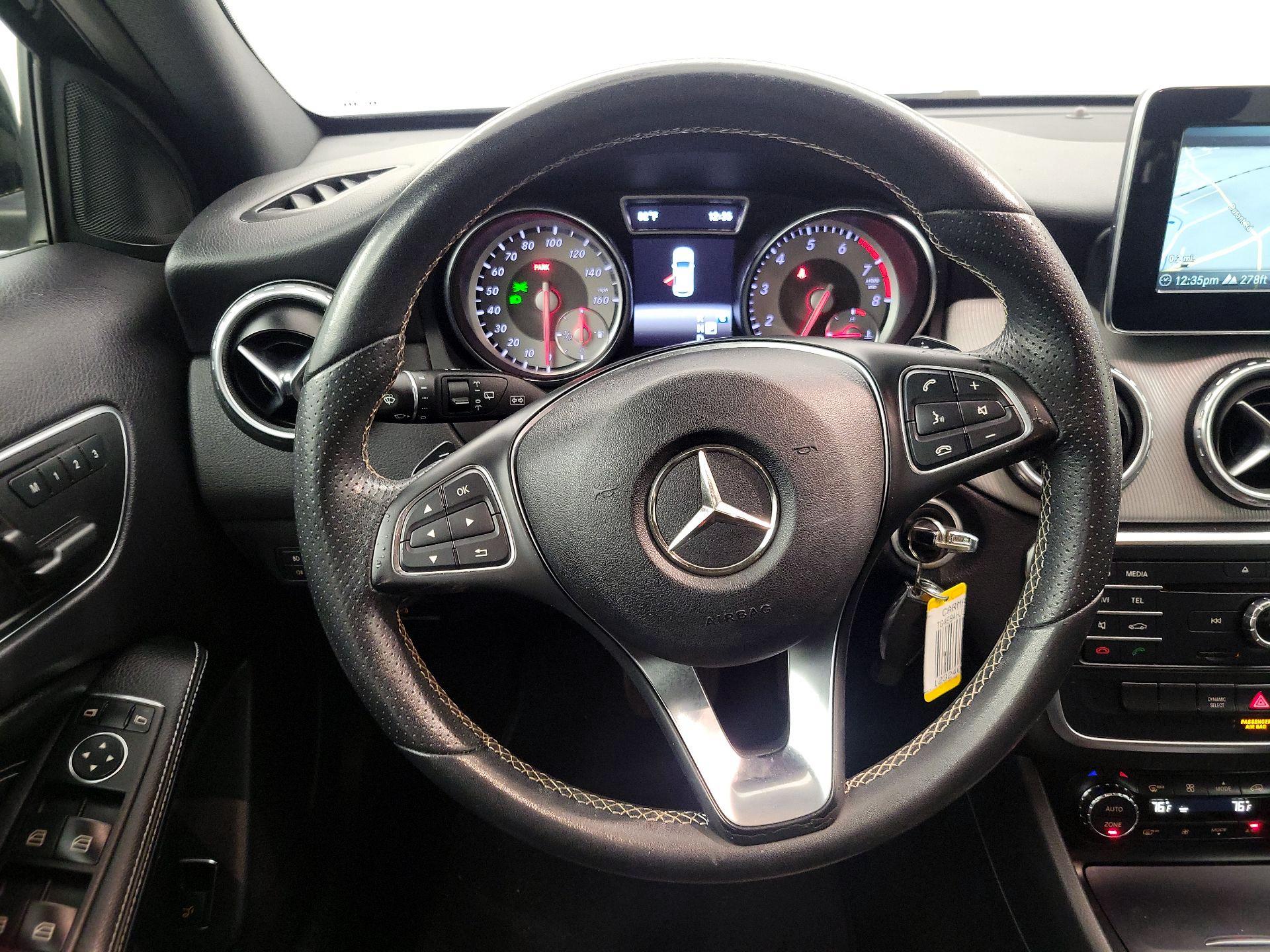 Thumbnail: 2017 Mercedes-Benz GLA - 10