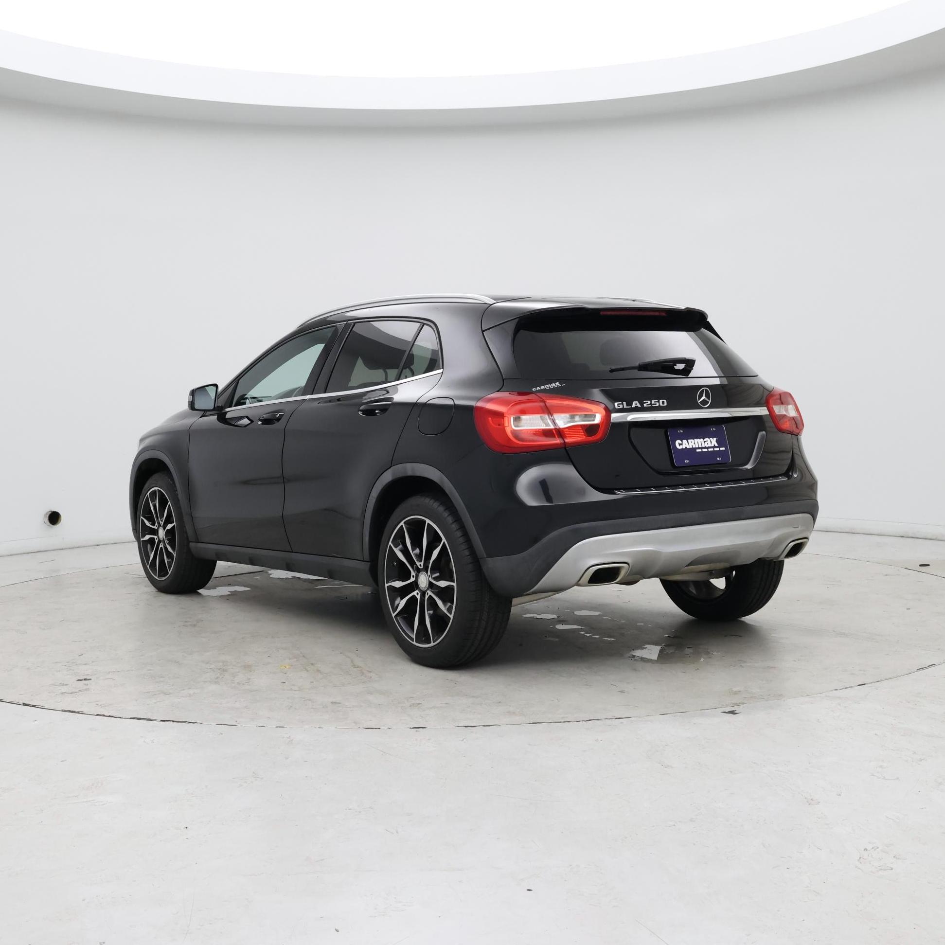 Thumbnail: 2017 Mercedes-Benz GLA - 2