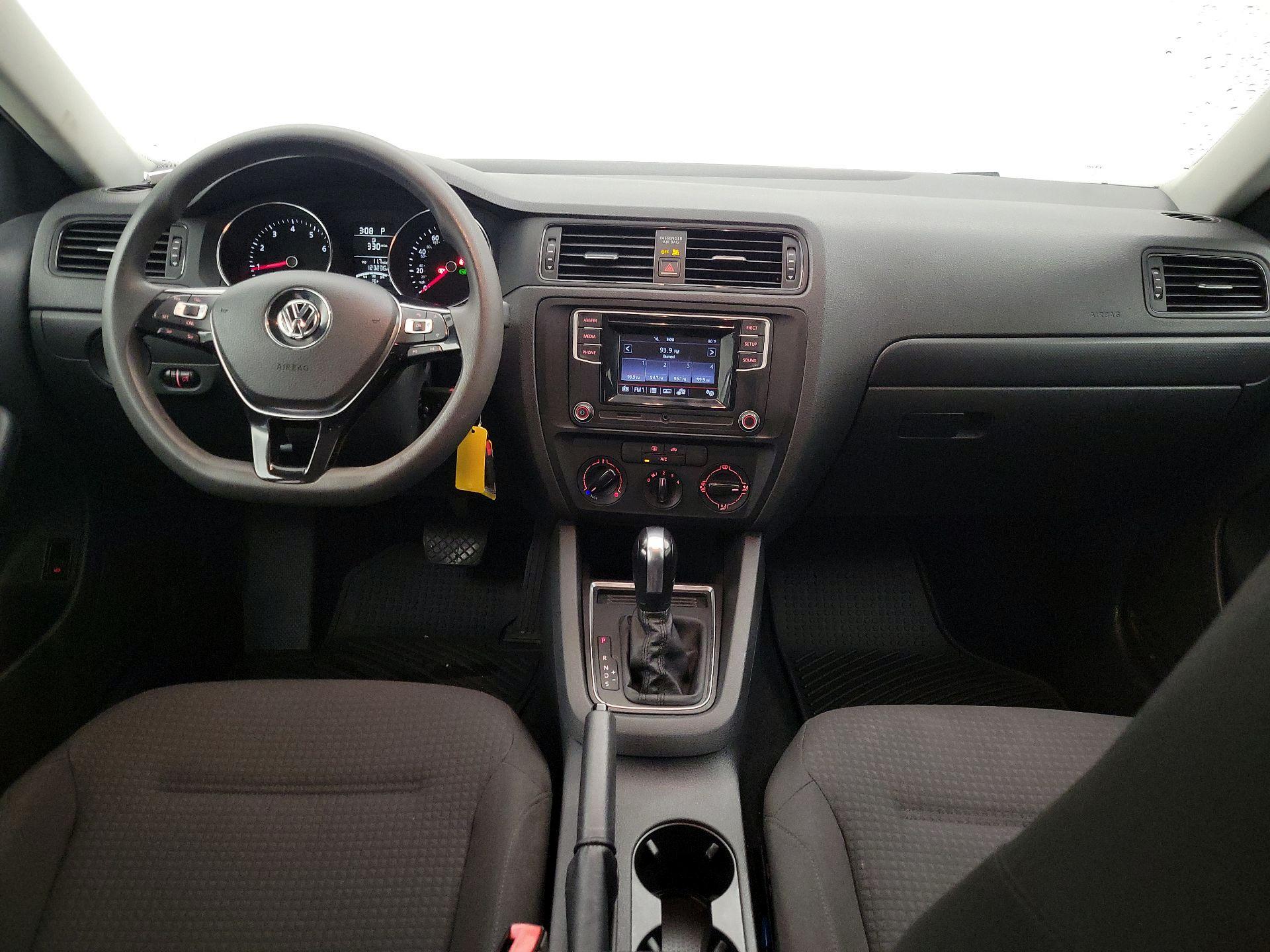 Thumbnail: 2016 Volkswagen Jetta - 9