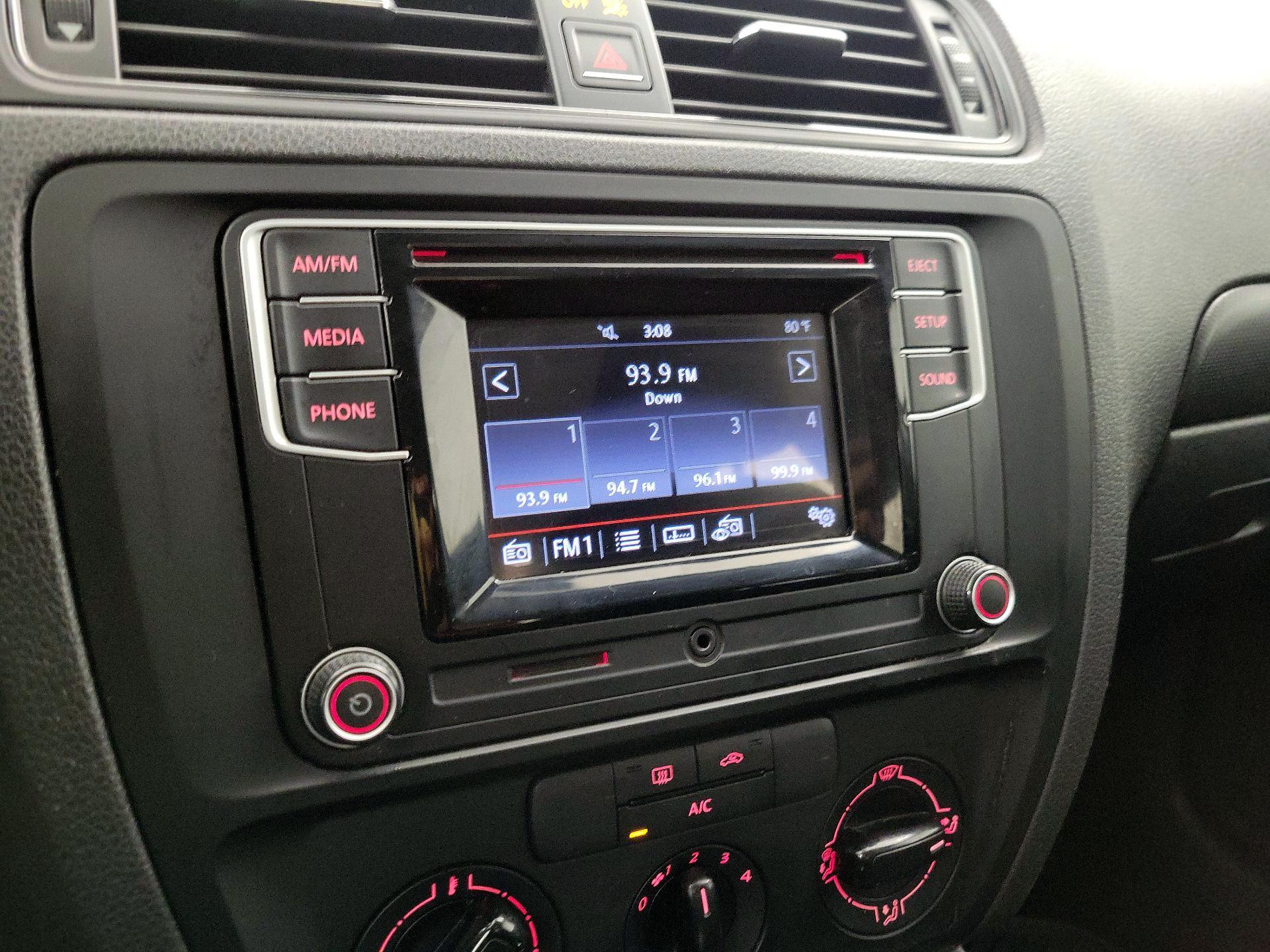 Thumbnail: 2016 Volkswagen Jetta - 14