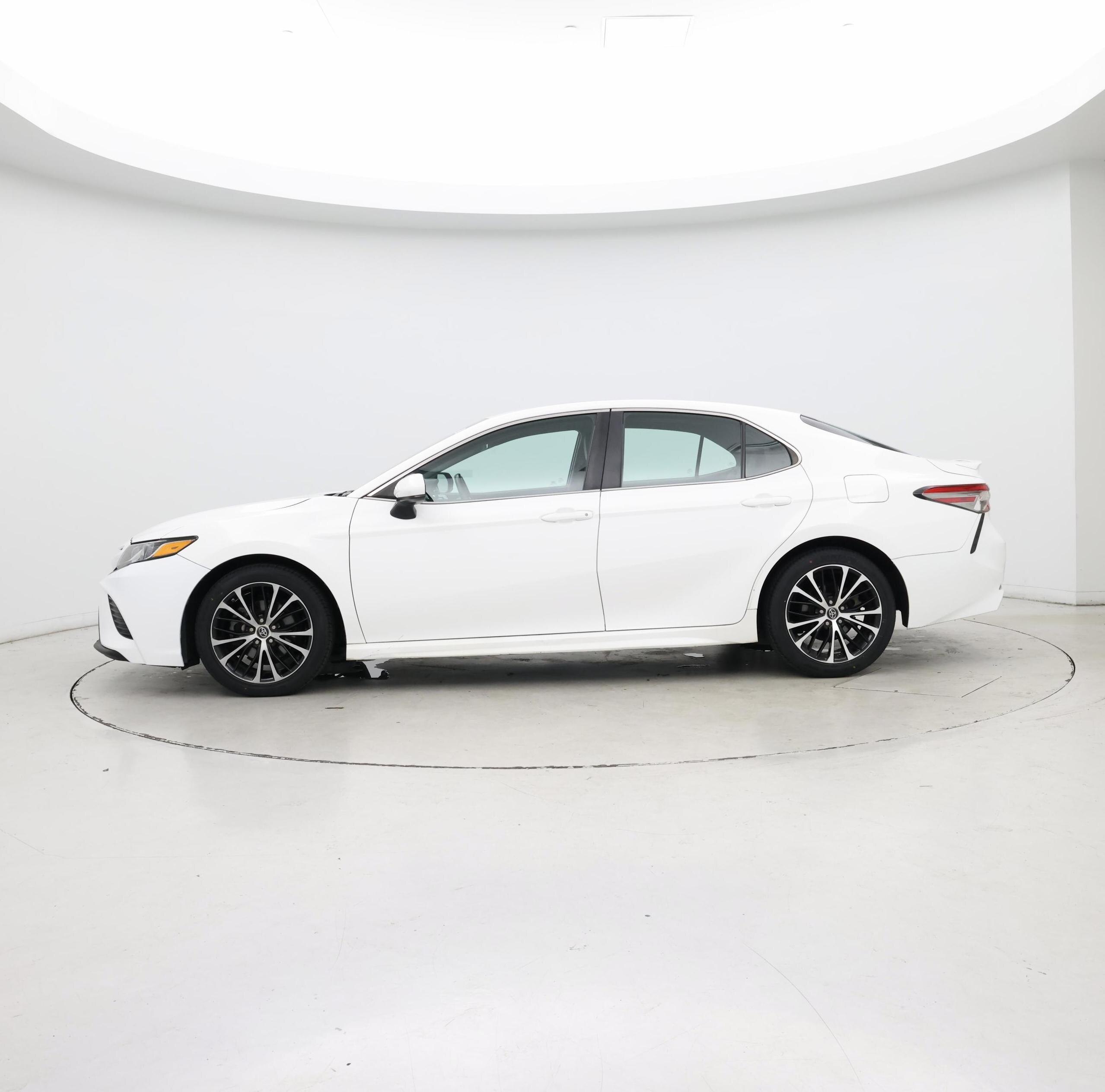 Thumbnail: 2018 Toyota Camry - 3