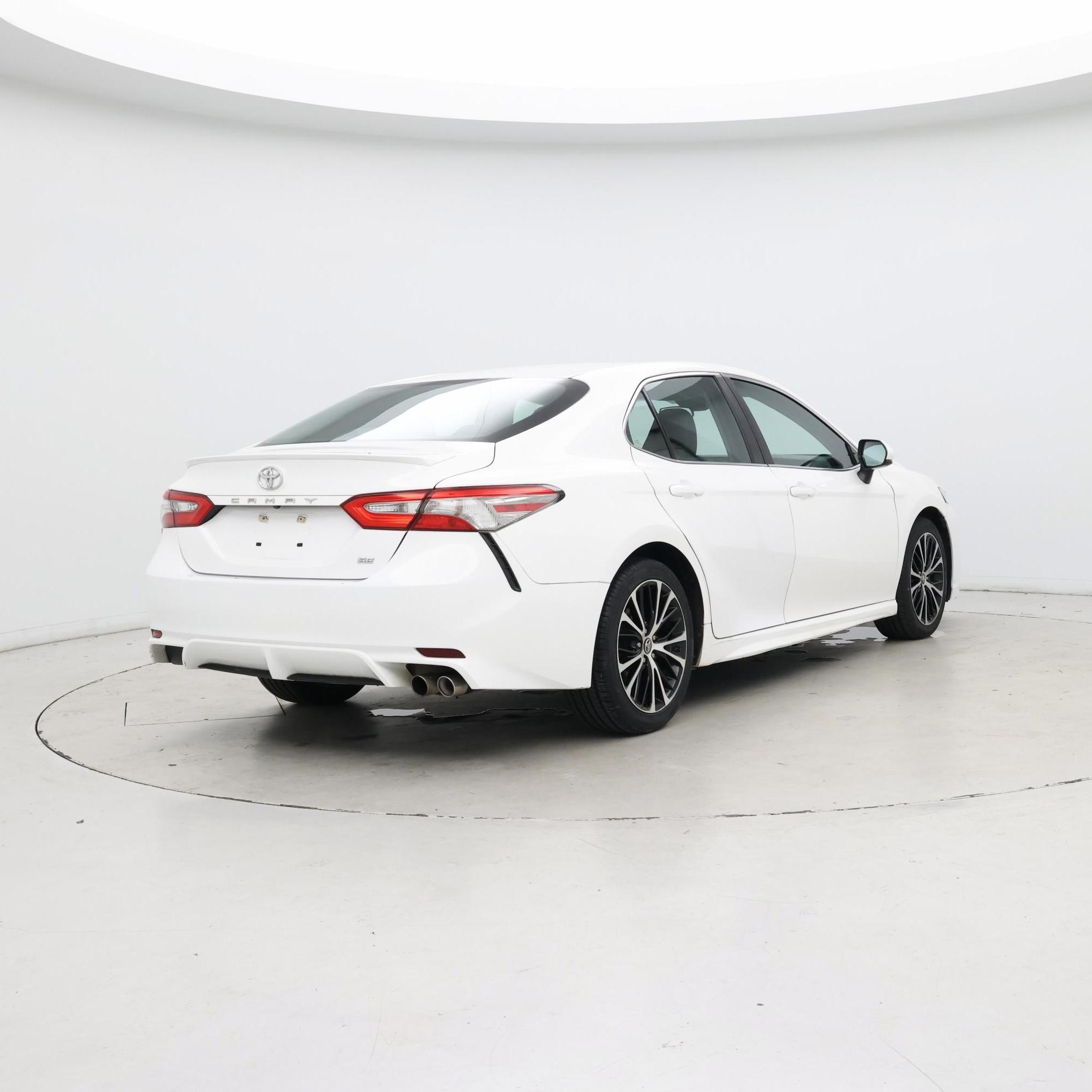 Thumbnail: 2018 Toyota Camry - 8