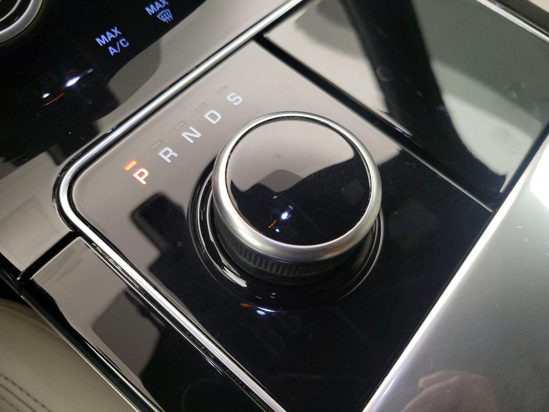 Thumbnail: 2020 Land Rover Range Rover Velar - 17