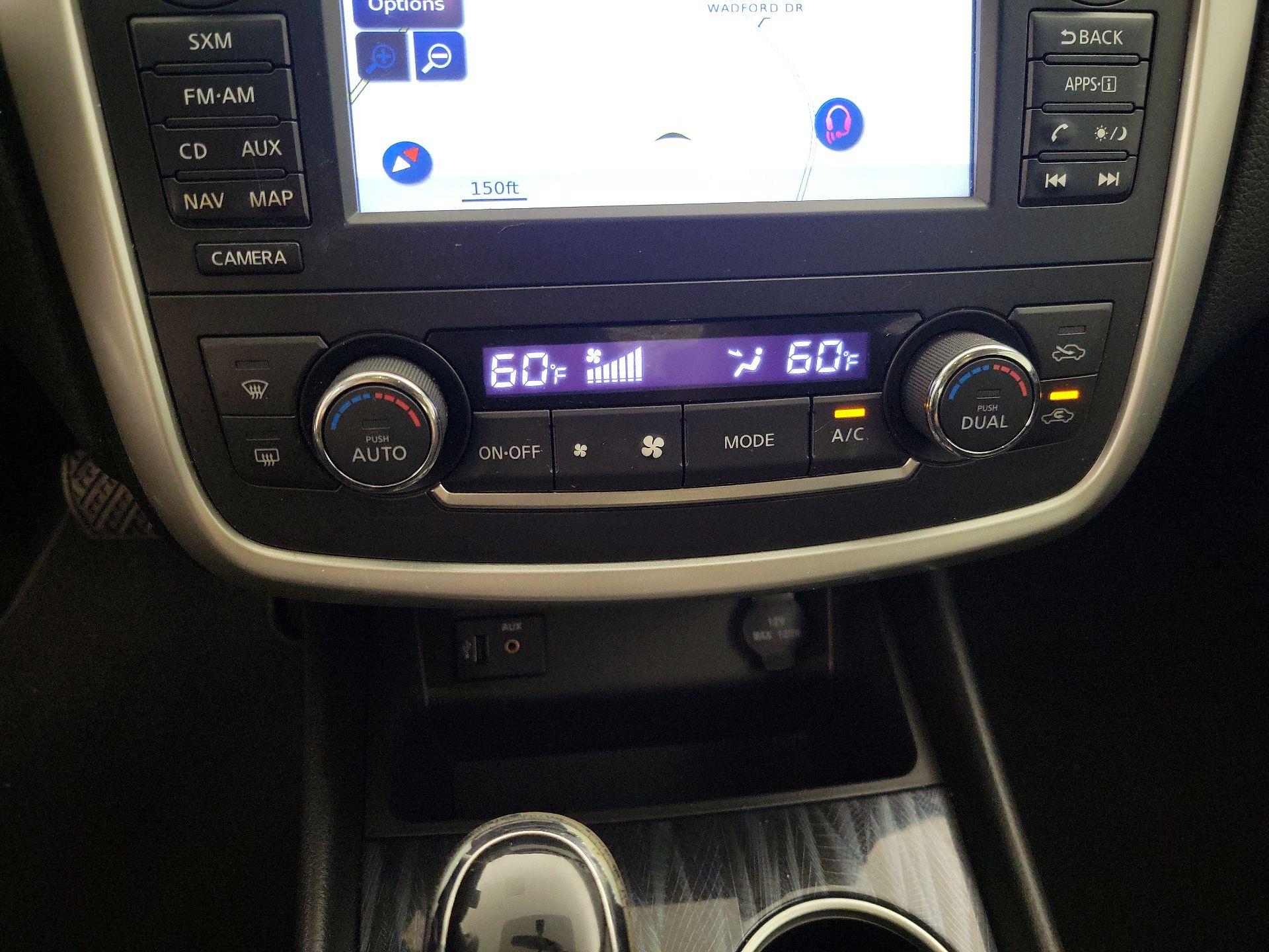 Thumbnail: 2016 Nissan Altima - 16