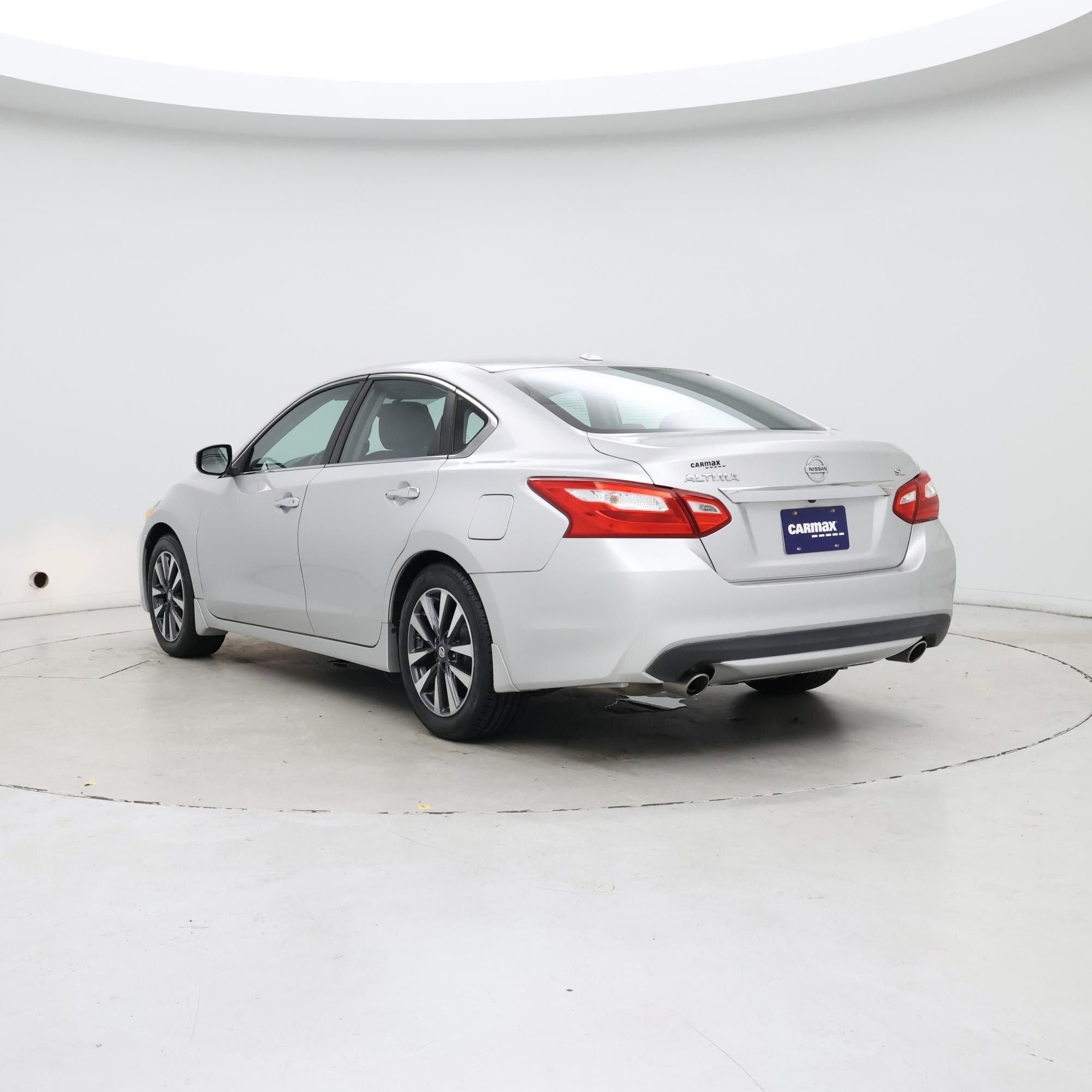 Thumbnail: 2016 Nissan Altima - 2