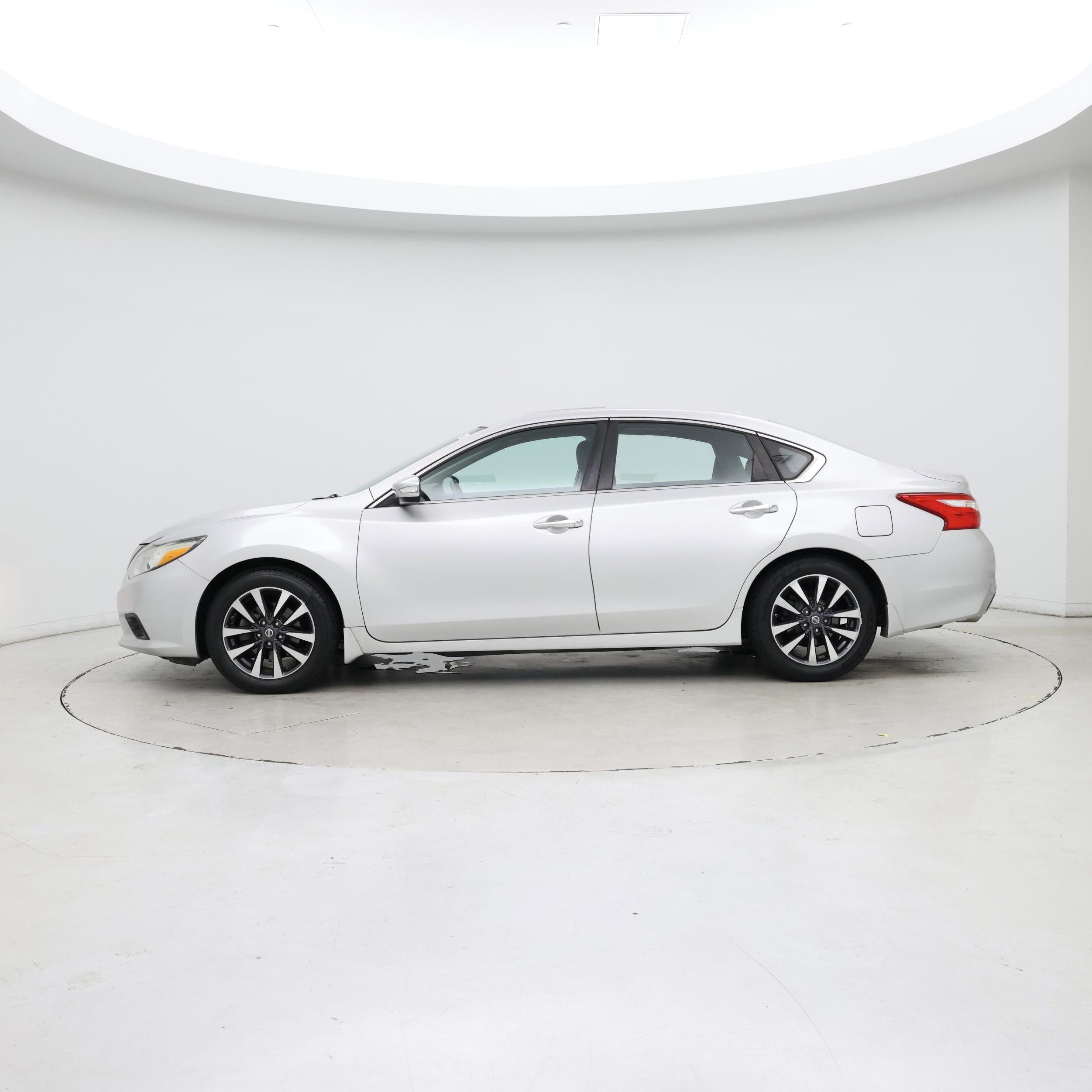 Thumbnail: 2016 Nissan Altima - 3