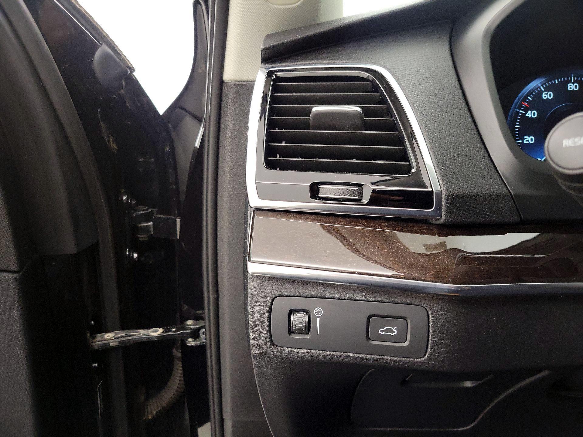 Thumbnail: 2016 Volvo XC90 - 13