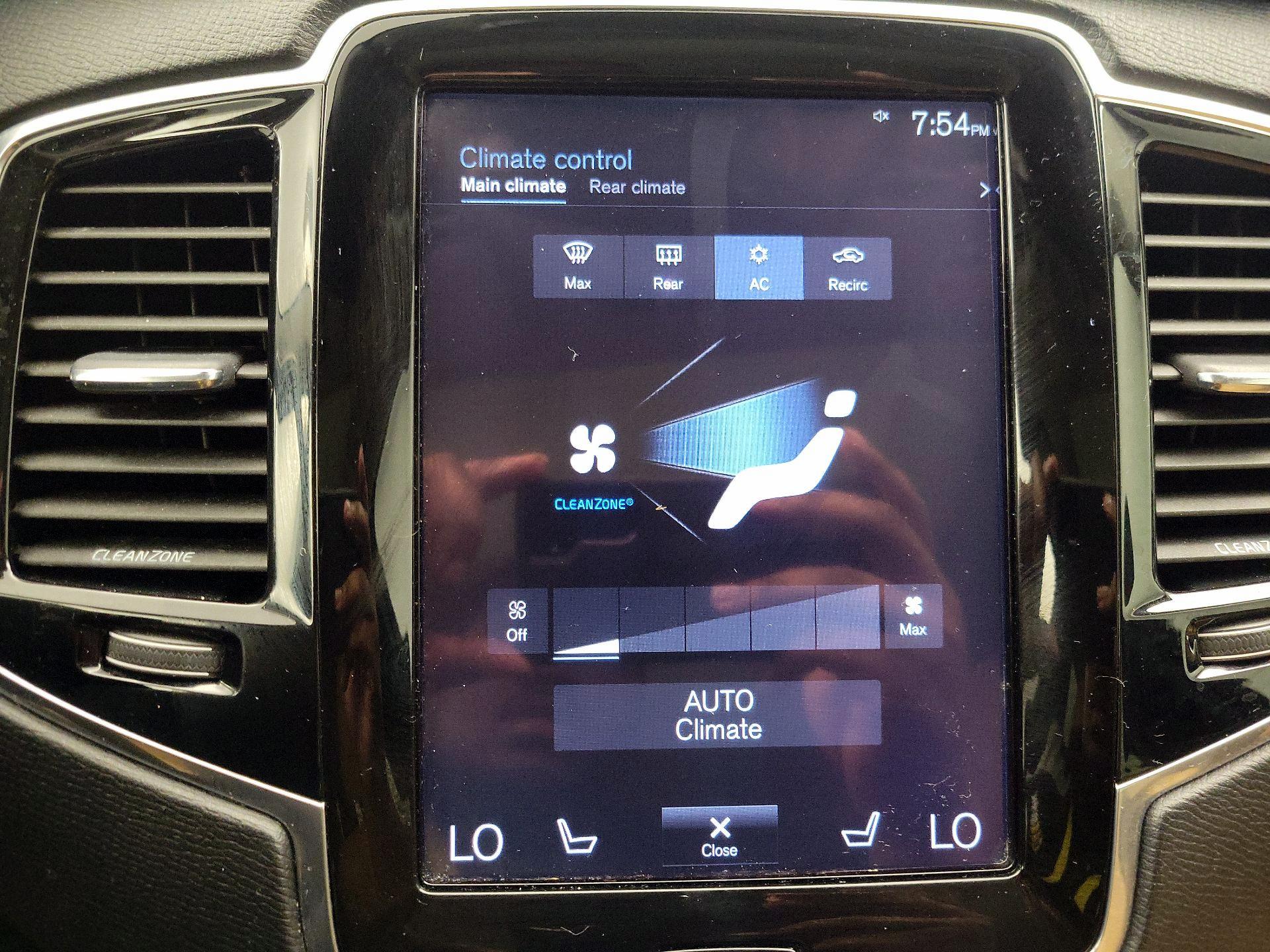 Thumbnail: 2016 Volvo XC90 - 16