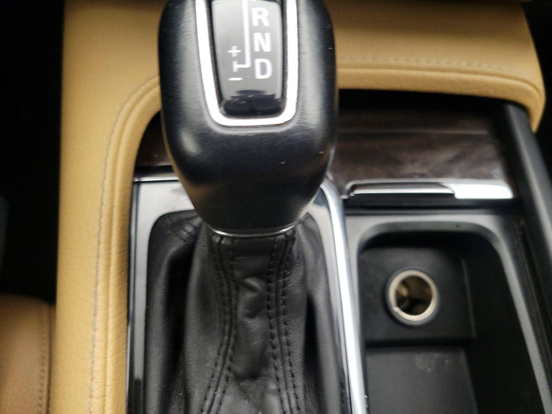Thumbnail: 2016 Volvo XC90 - 17