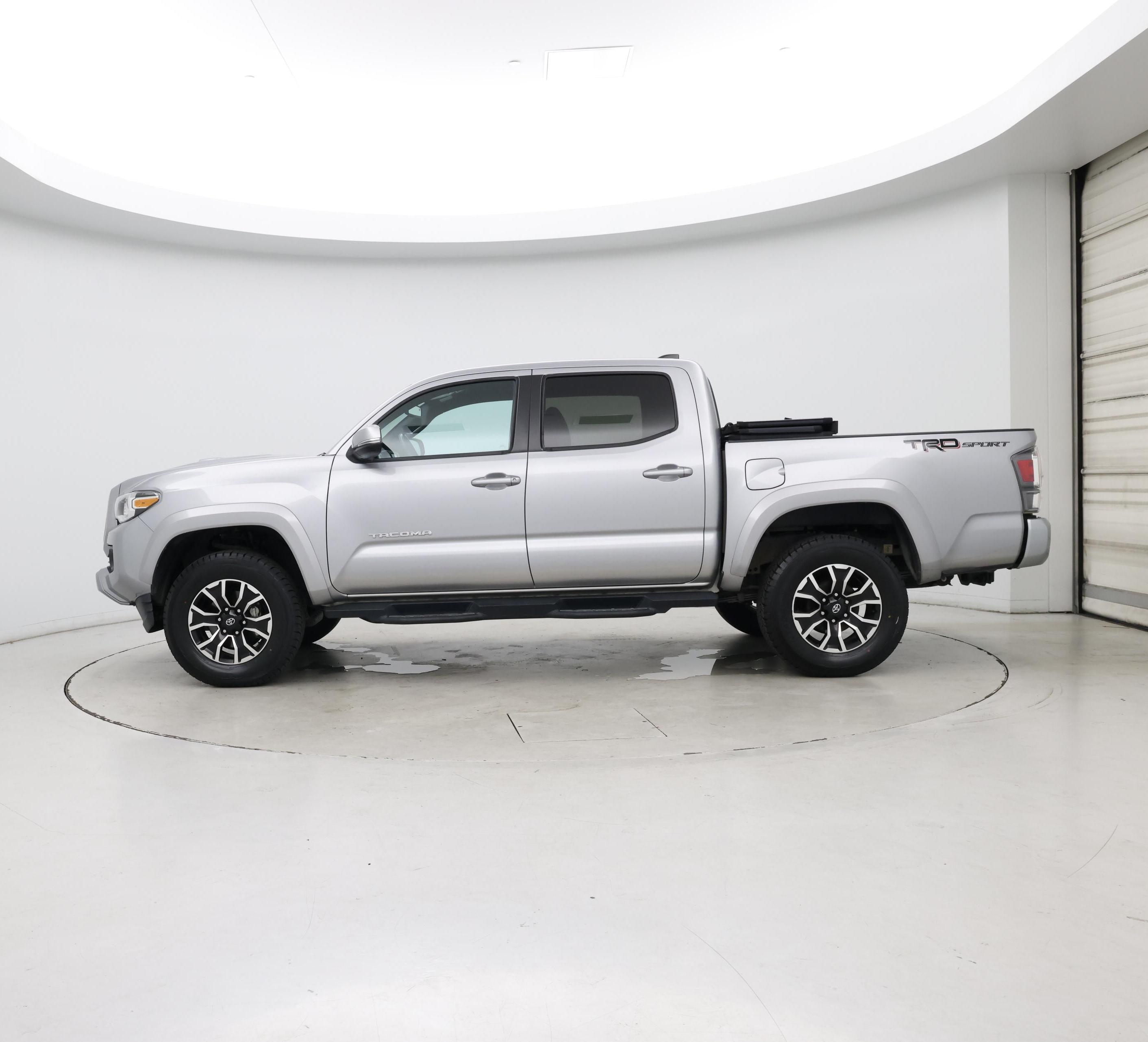 Thumbnail: 2021 Toyota Tacoma - 3