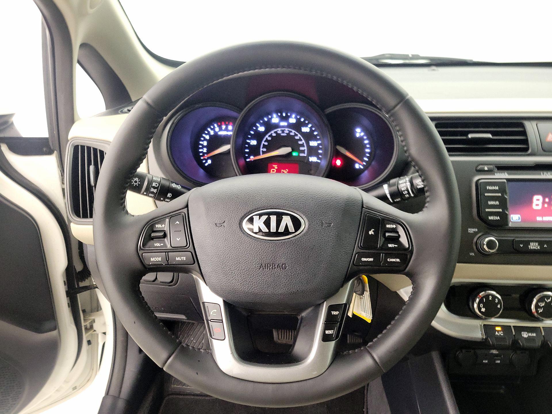 Thumbnail: 2013 Kia Rio - 10