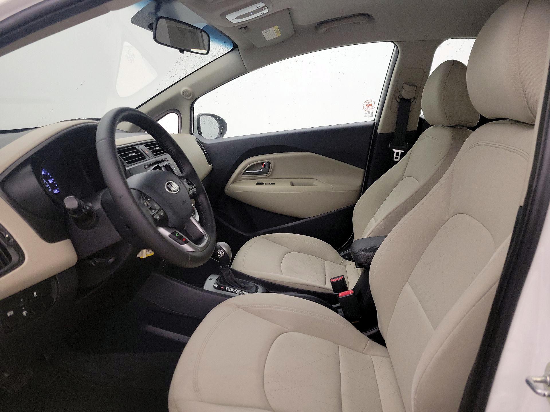 Thumbnail: 2013 Kia Rio - 11