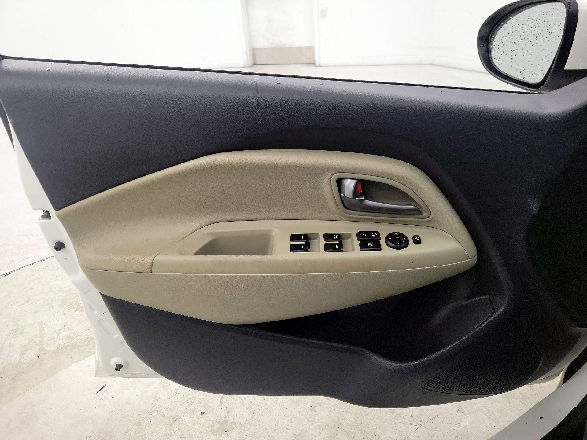 Thumbnail: 2013 Kia Rio - 12