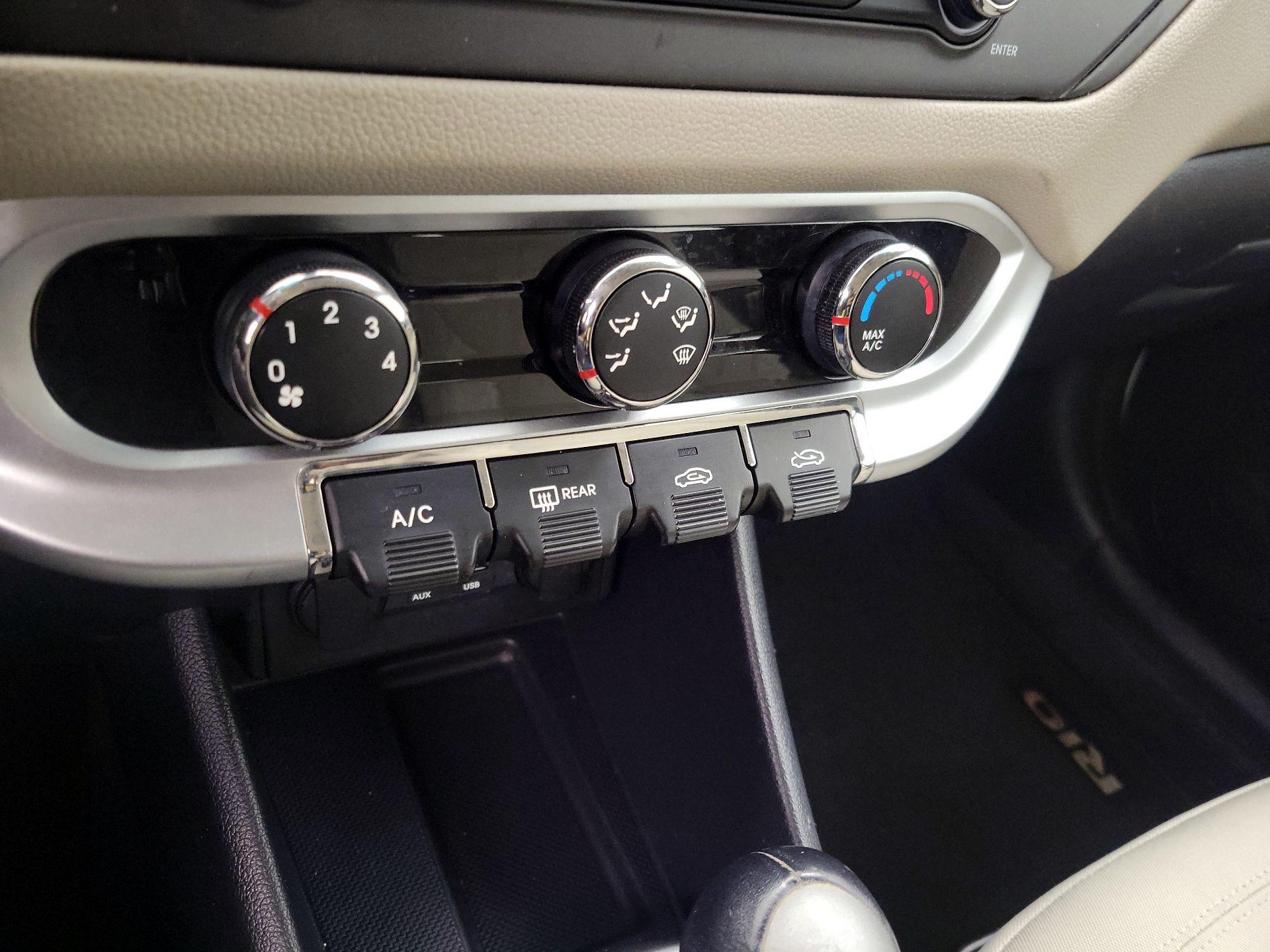 Thumbnail: 2013 Kia Rio - 16