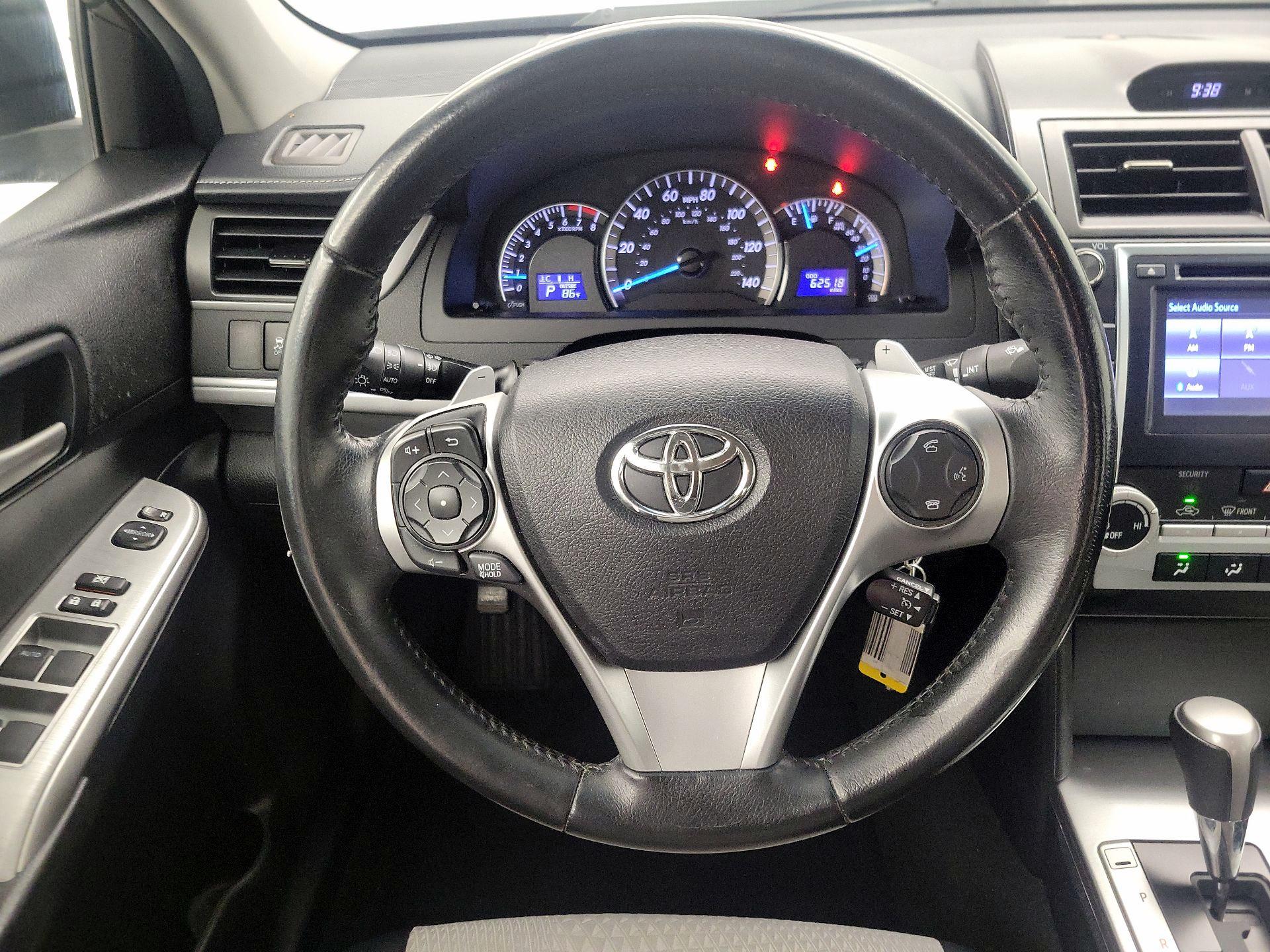 Thumbnail: 2014 Toyota Camry - 10